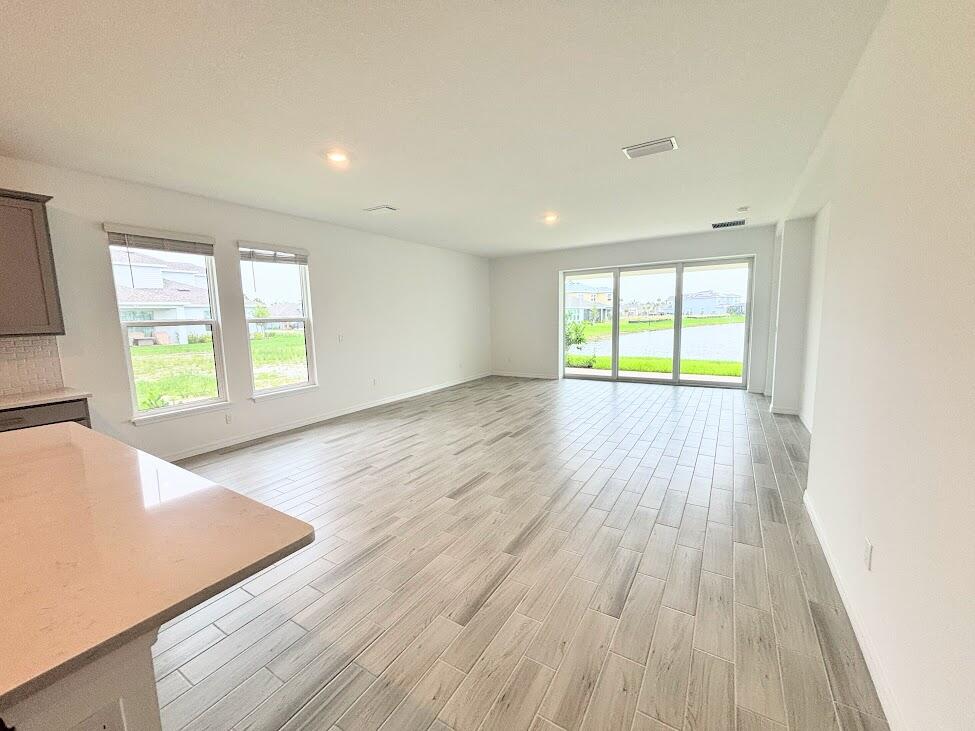 VERANO SOUTH PUD 1 - POD G - PLAT NO. 1 - Residential Lease