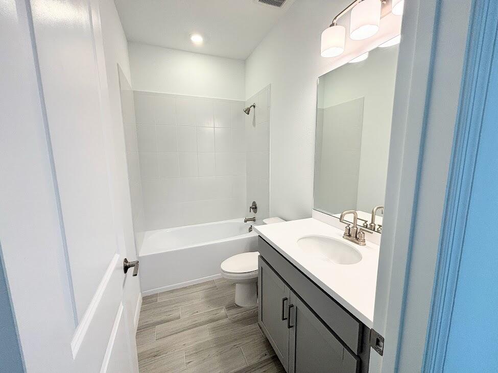 VERANO SOUTH PUD 1 - POD G - PLAT NO. 1 - Residential Lease
