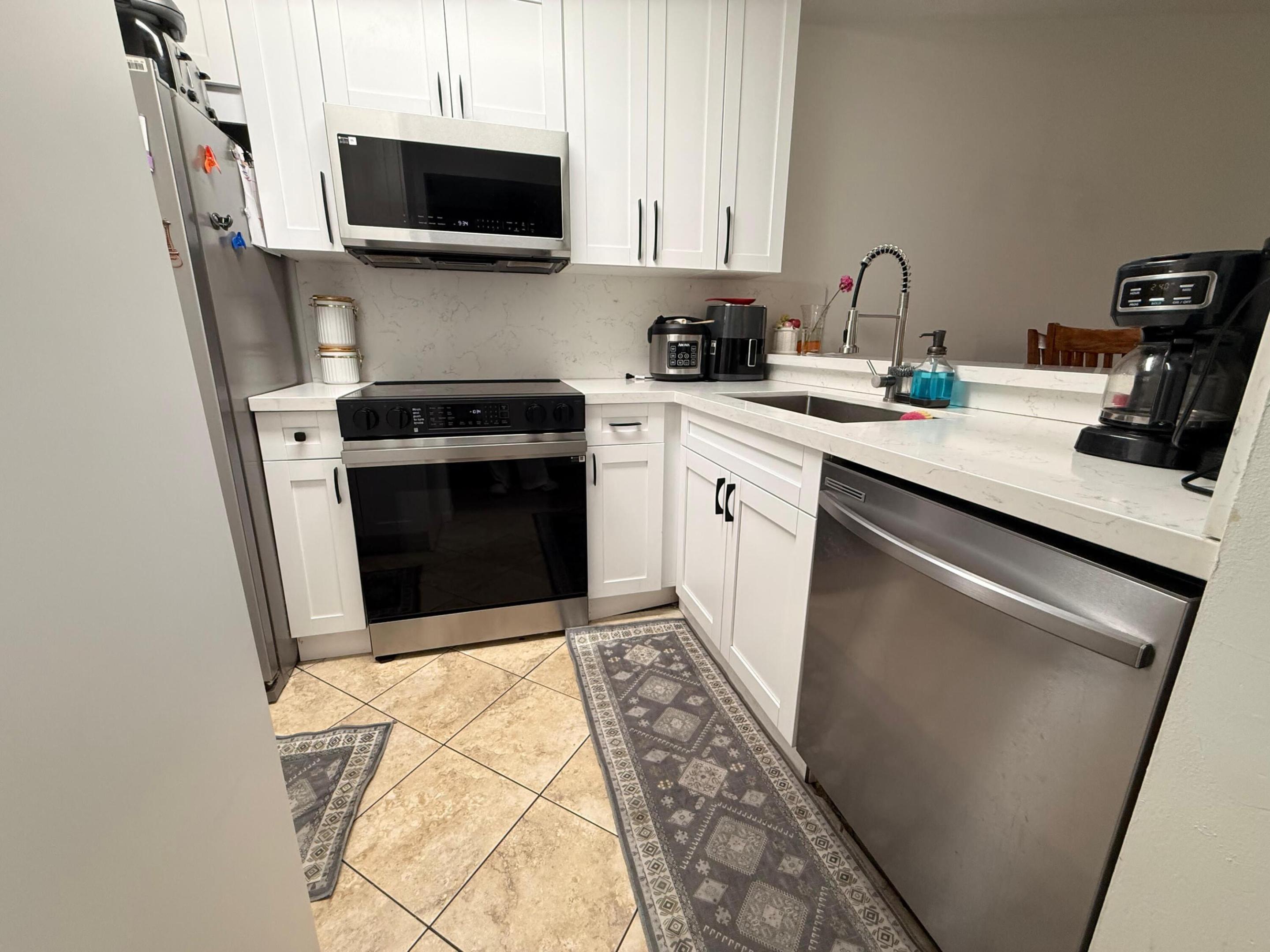 ROSEWOOD CONDO - Residential Lease