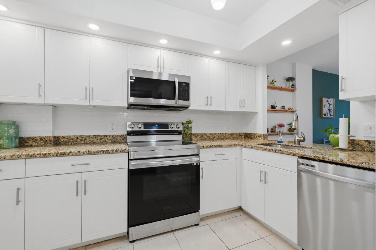 ROYAL PARK CONDO - Residential Lease