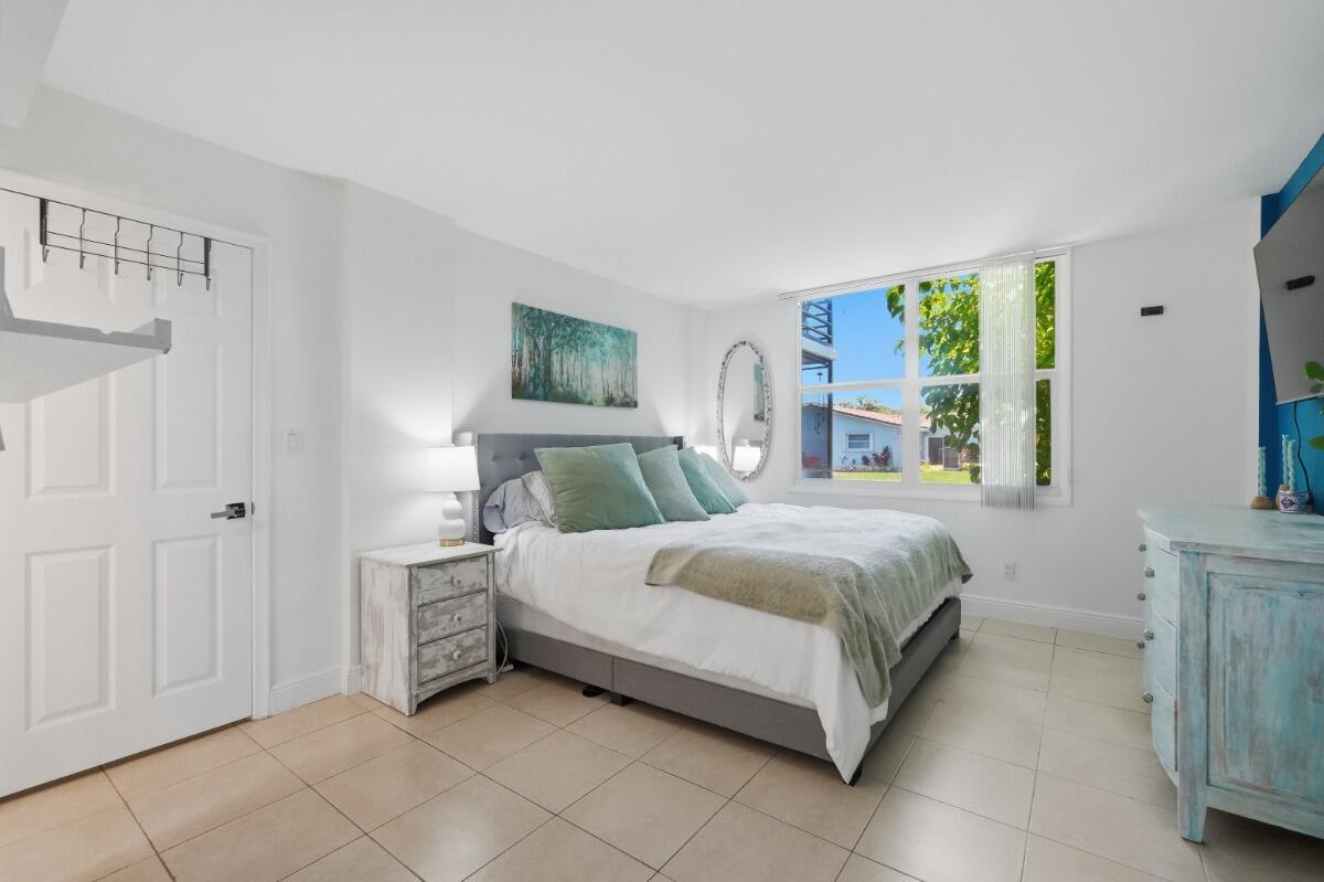 ROYAL PARK CONDO - Residential Lease