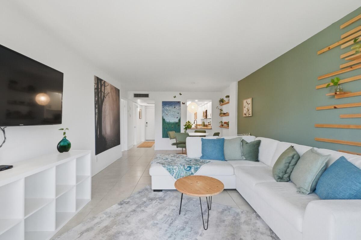 ROYAL PARK CONDO - Residential Lease