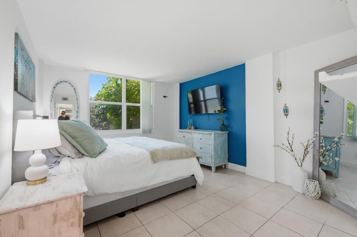 ROYAL PARK CONDO - Residential Lease