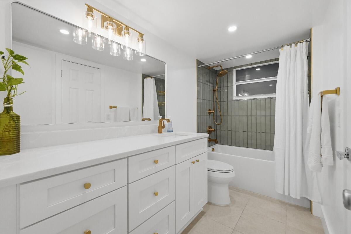 ROYAL PARK CONDO - Residential Lease