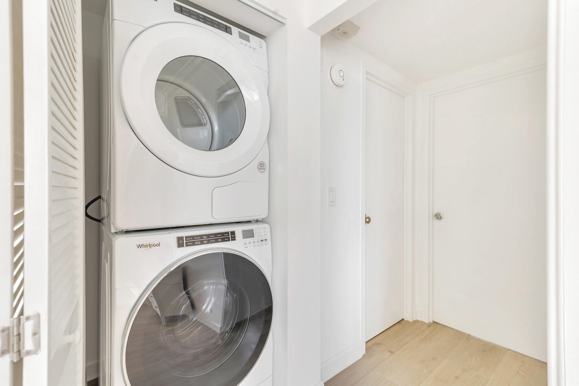 ISLAND HOUSE CONDO - Residential Lease