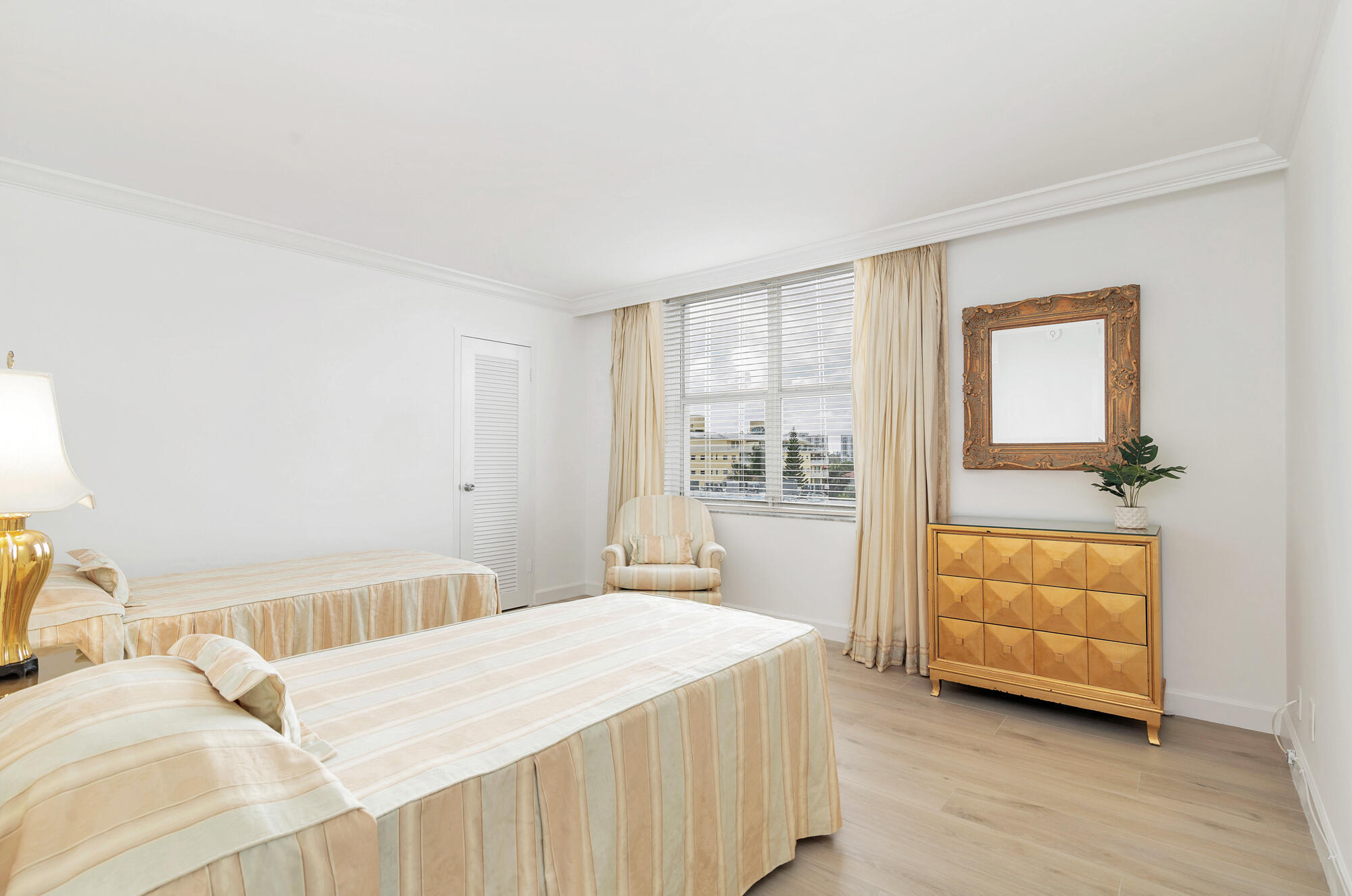 ISLAND HOUSE CONDO - Residential Lease