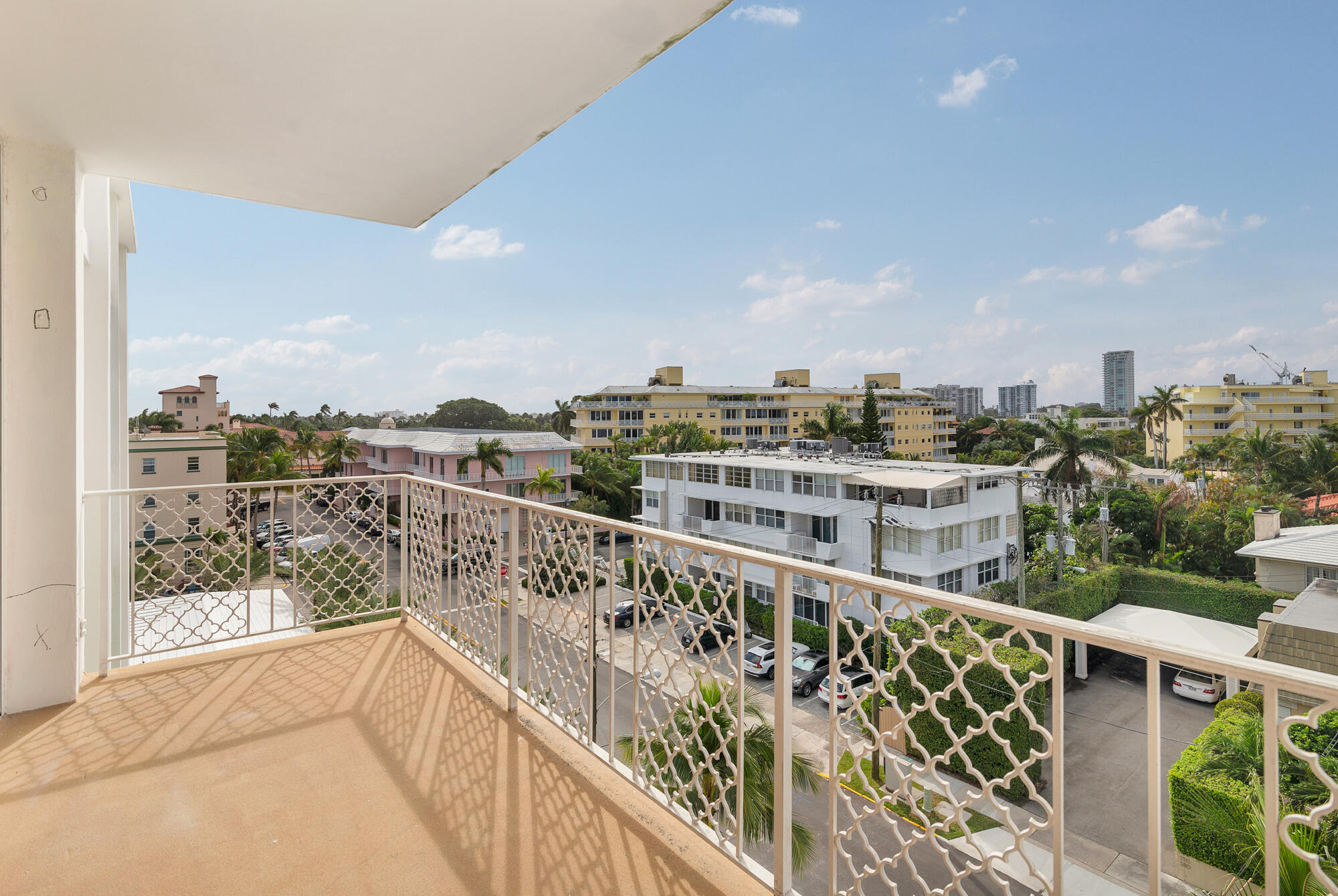 ISLAND HOUSE CONDO - Residential Lease