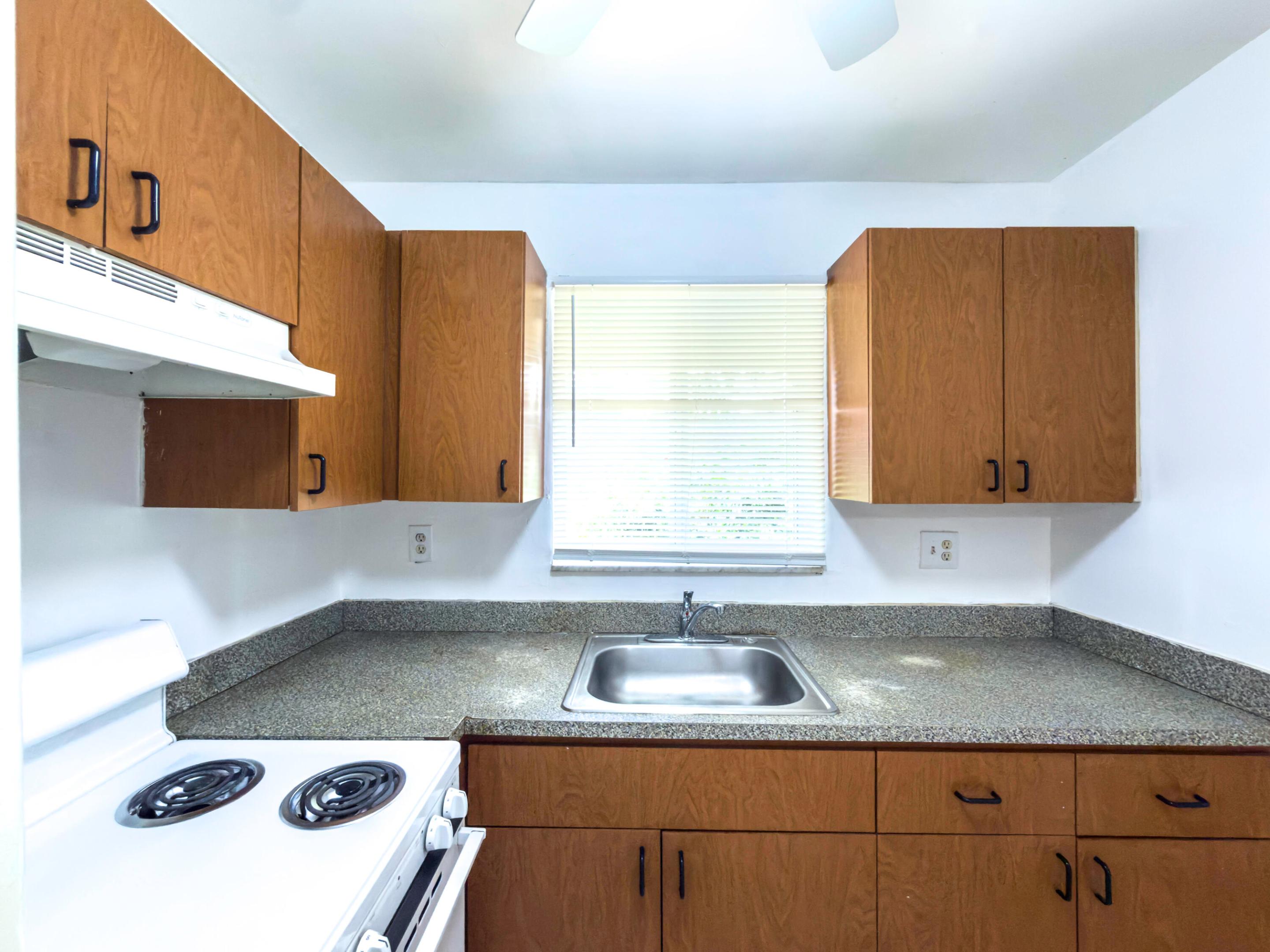 CORAL SPRINGS SUB NO 1 - Residential Lease