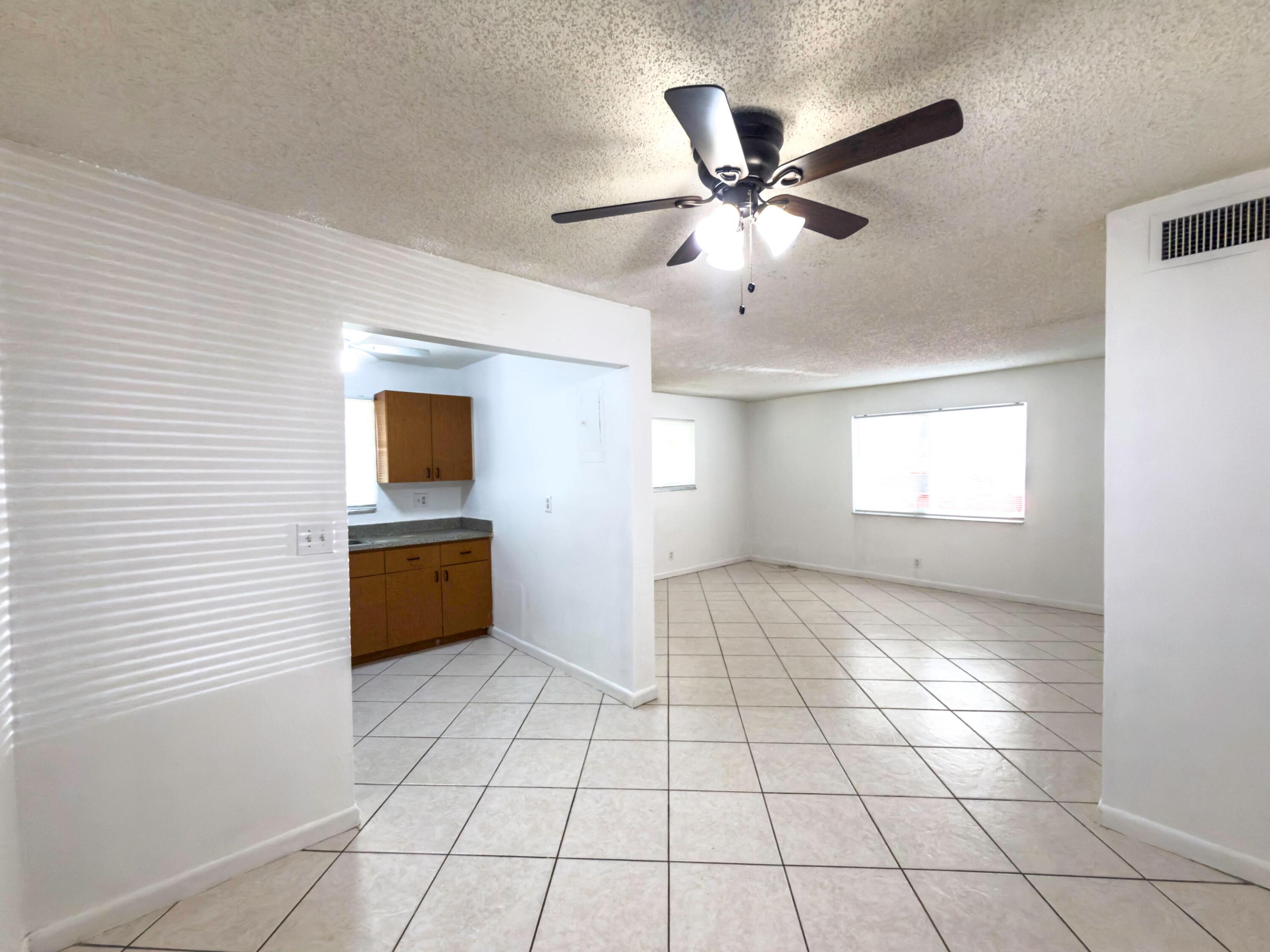 CORAL SPRINGS SUB NO 1 - Residential Lease