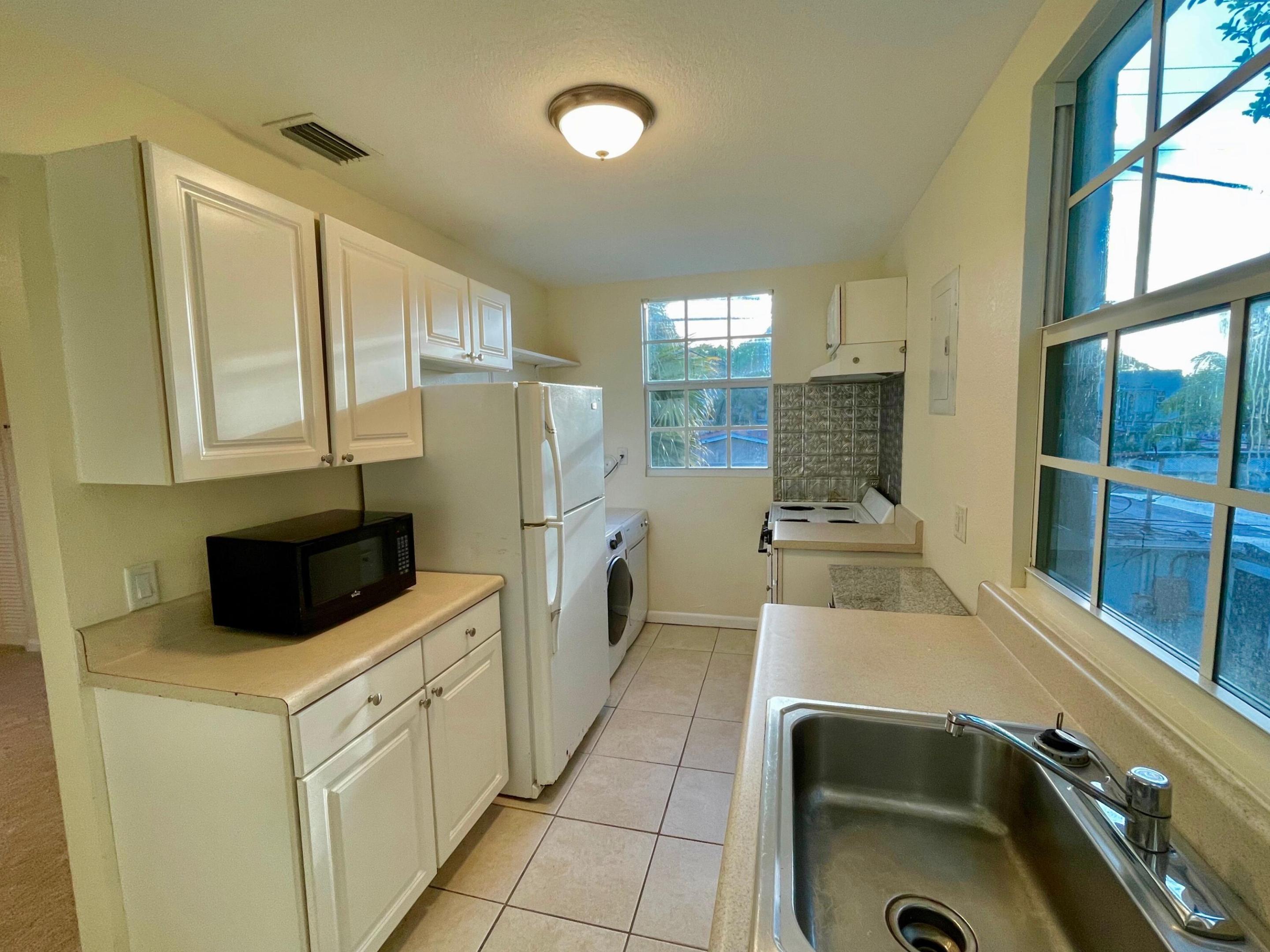 FERNWOOD - Residential Lease