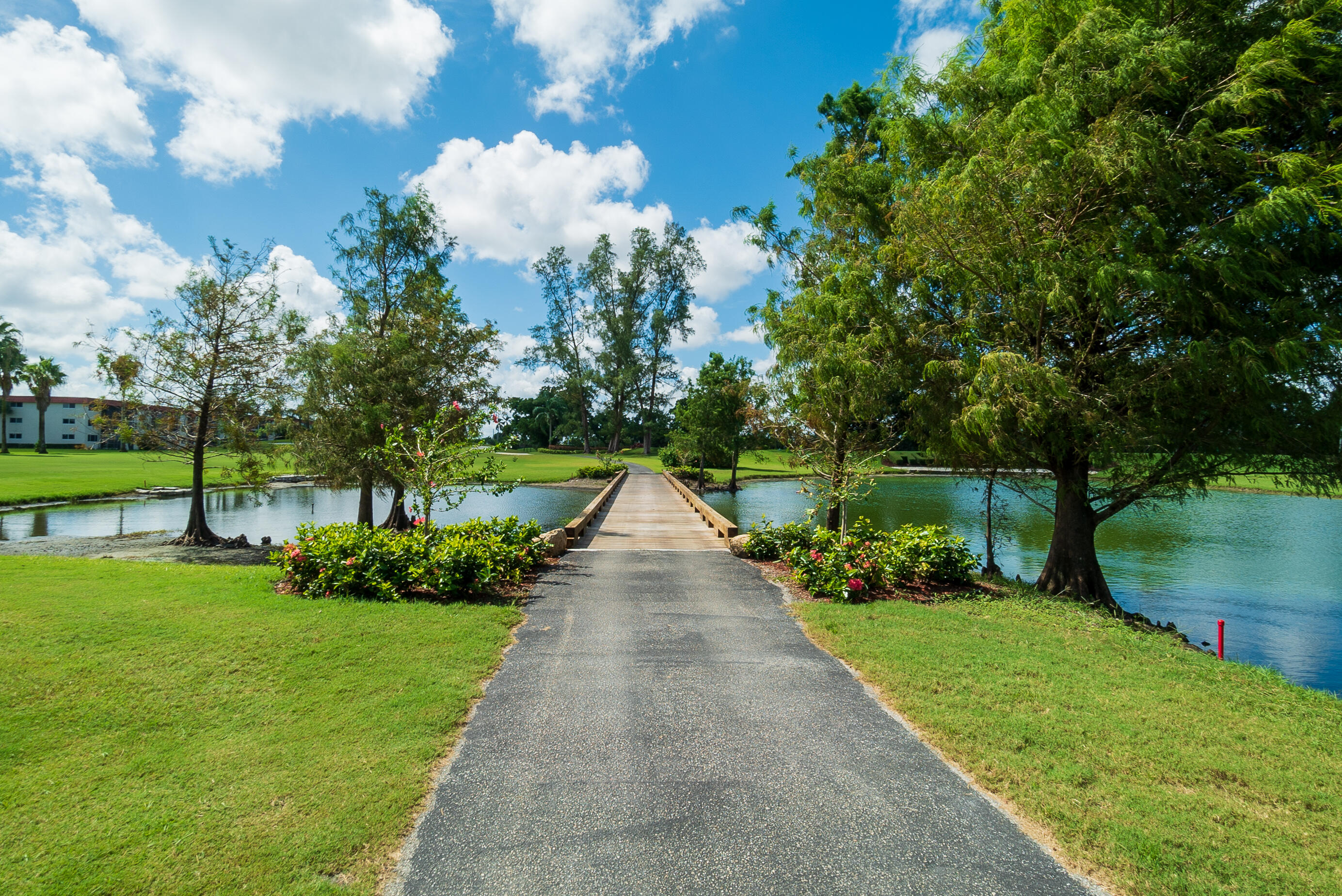 HOLLYBROOK GOLF & TENNIS CLUB - Residential