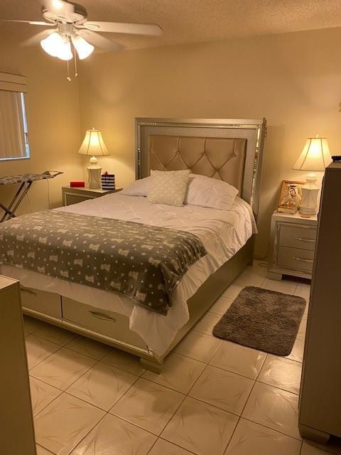 SUNRISE LAKES - Residential