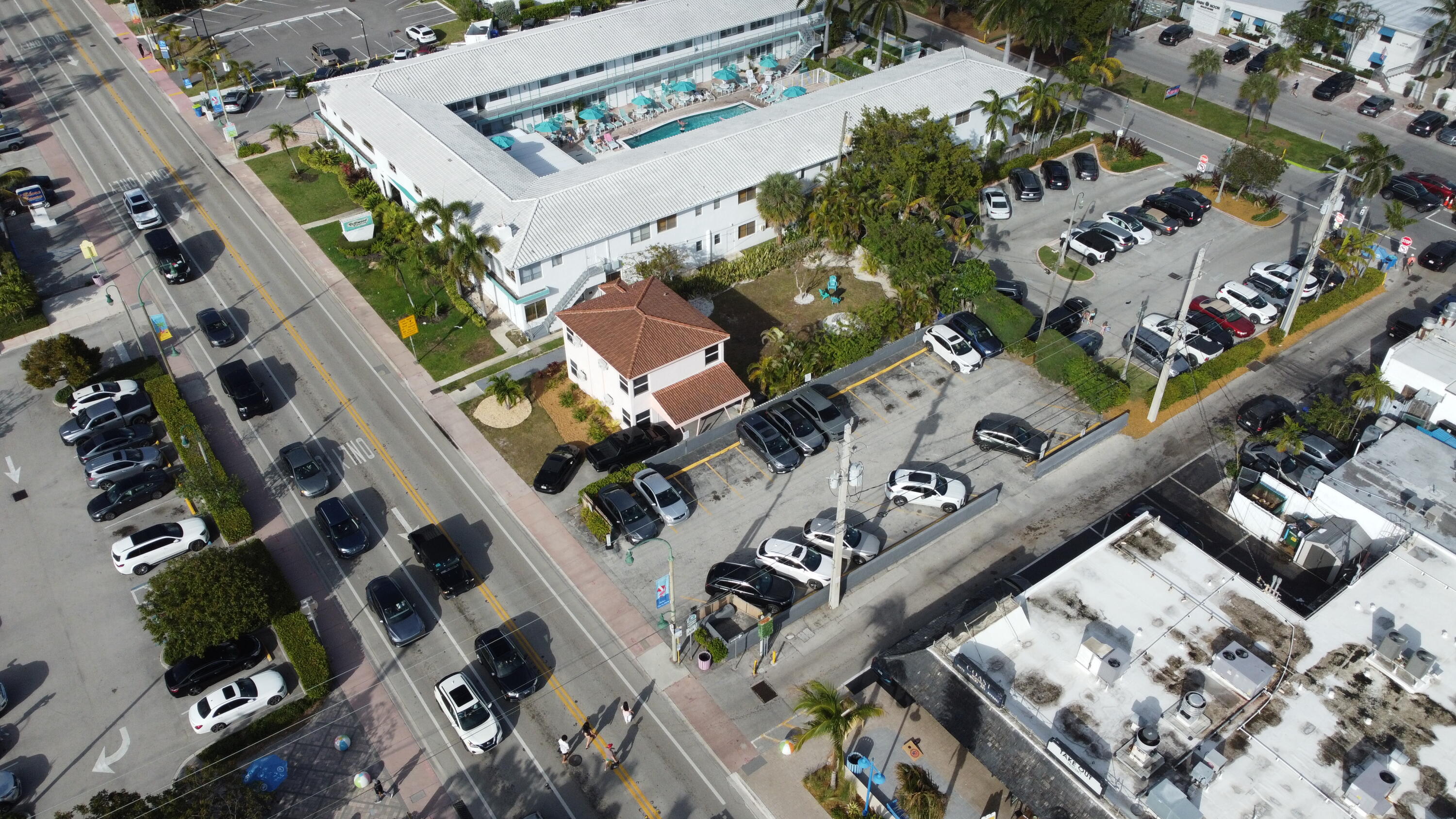 LAUDERDALE BY THE SEA - Land