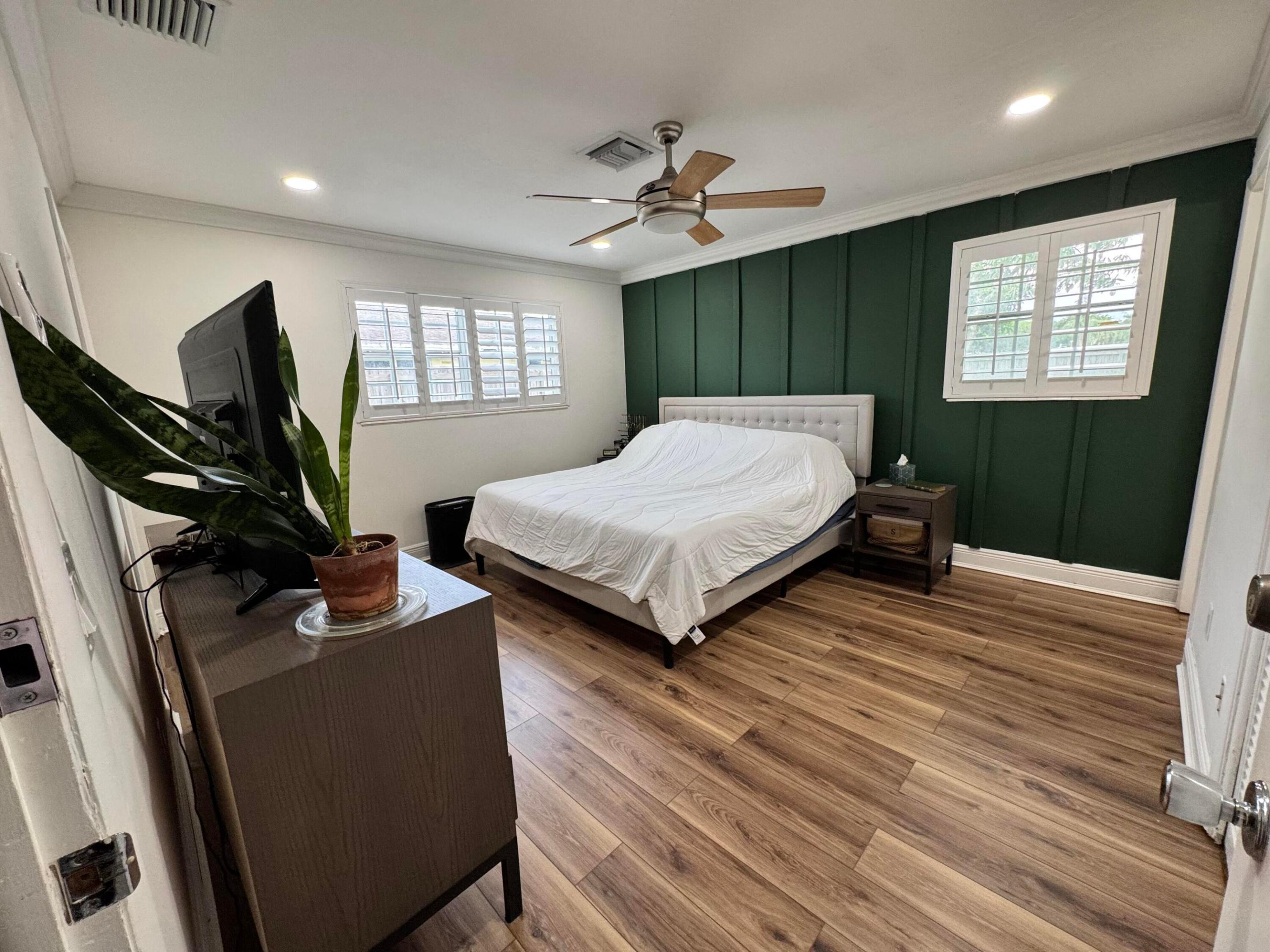 PALM BEACH NATL GOLF & COUNTRY - Residential