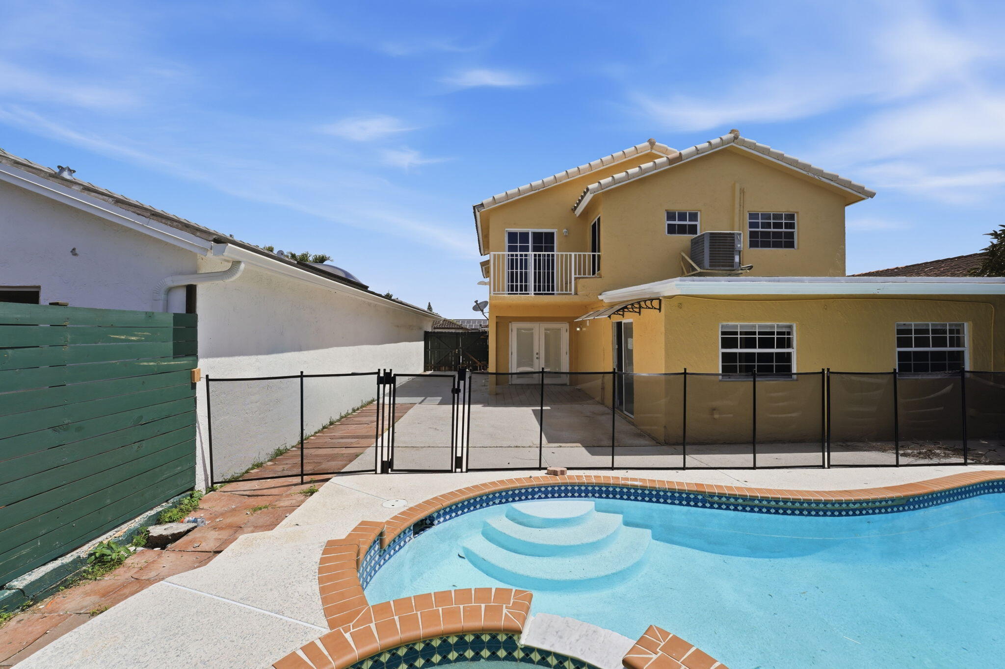 THE MIRAC SUB - Residential
