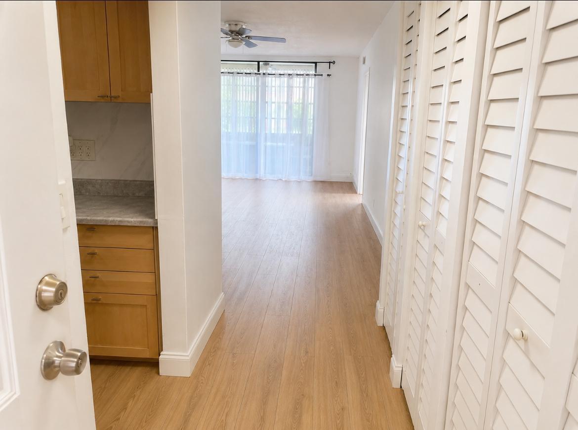 SOMERSET NO FIVE CONDO - Residential