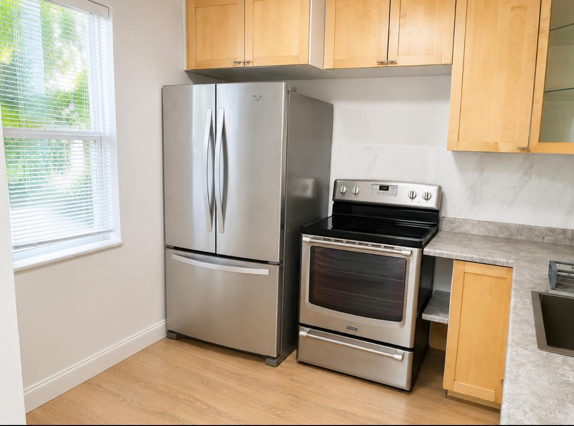 SOMERSET NO FIVE CONDO - Residential