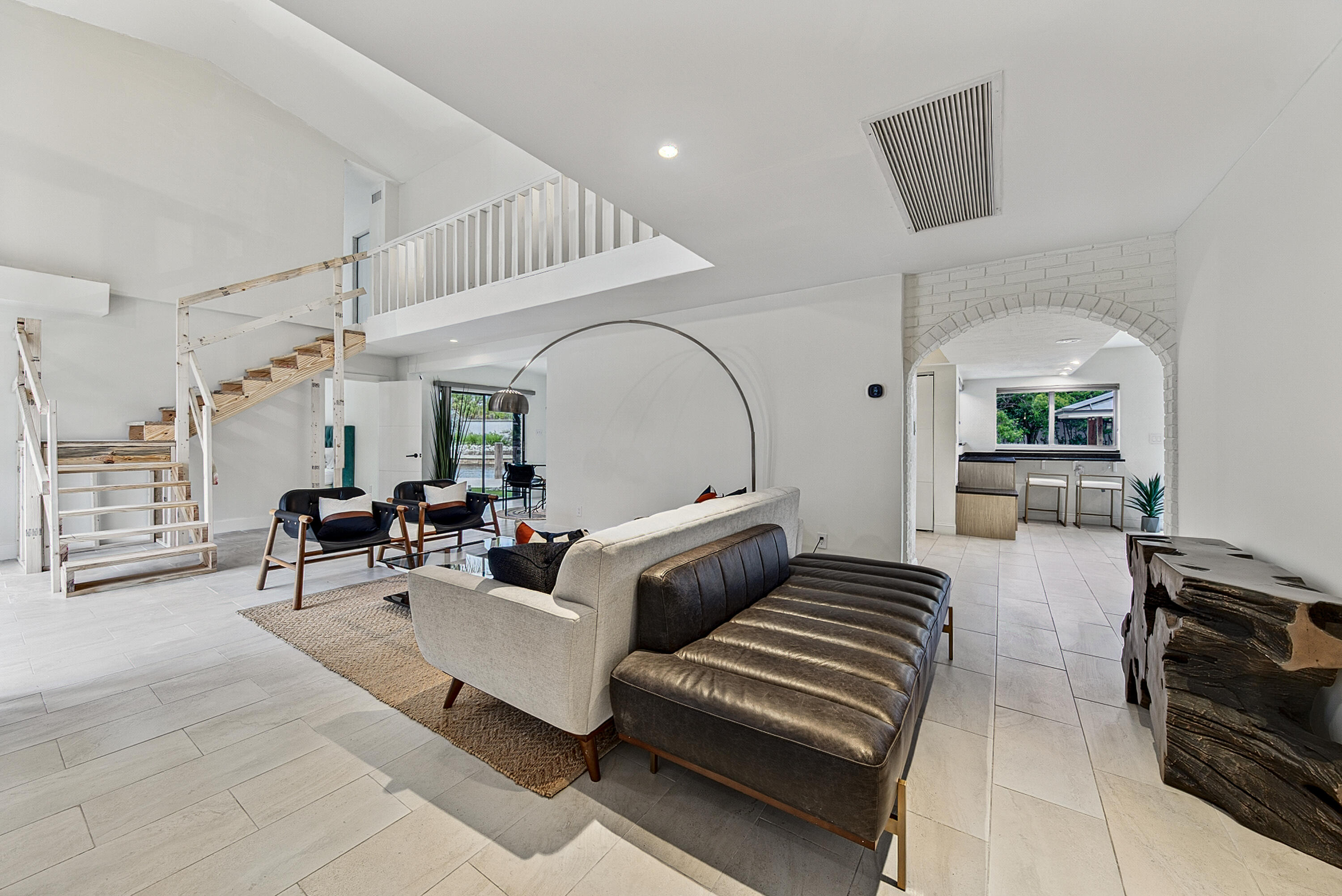 SOUTH CORAL POINT - Residential