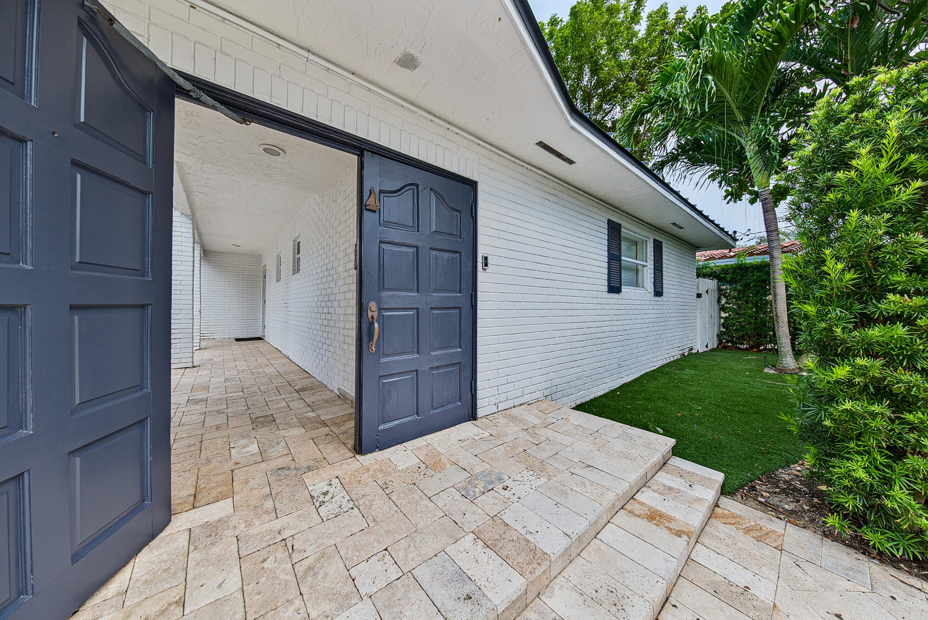 SOUTH CORAL POINT - Residential