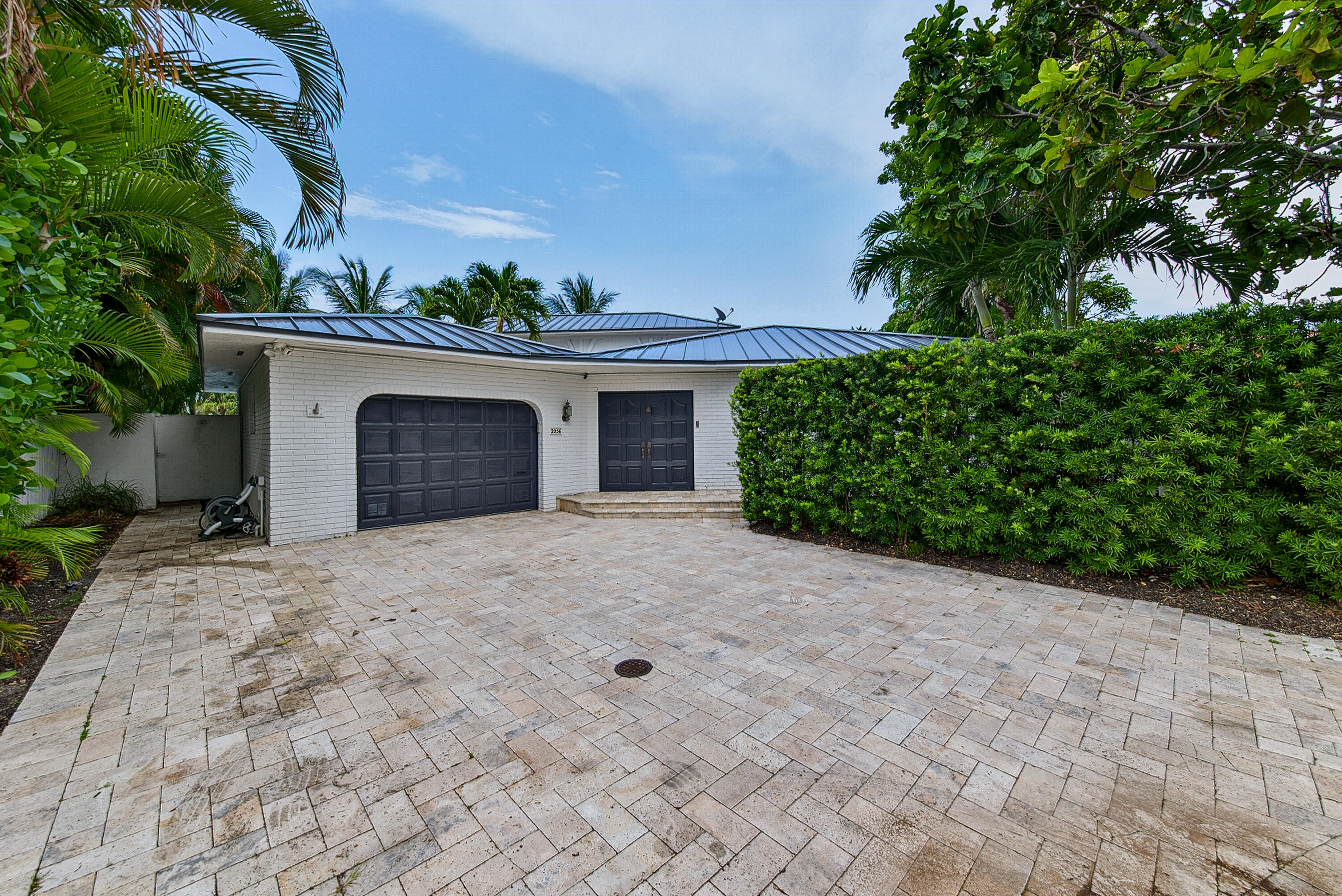 SOUTH CORAL POINT - Residential