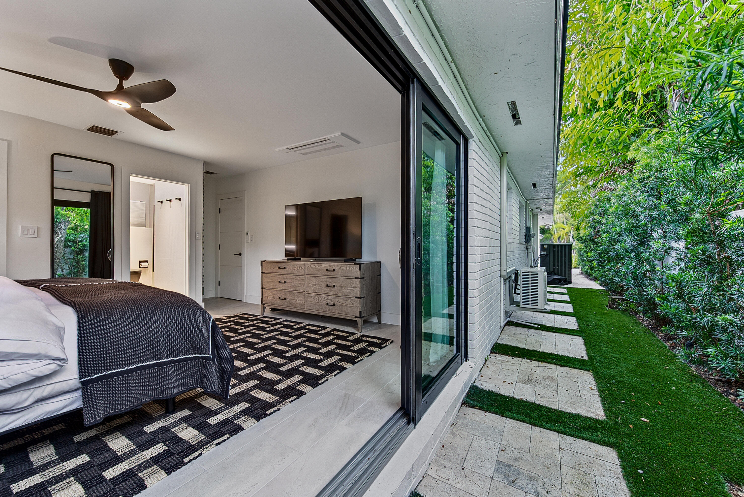 SOUTH CORAL POINT - Residential