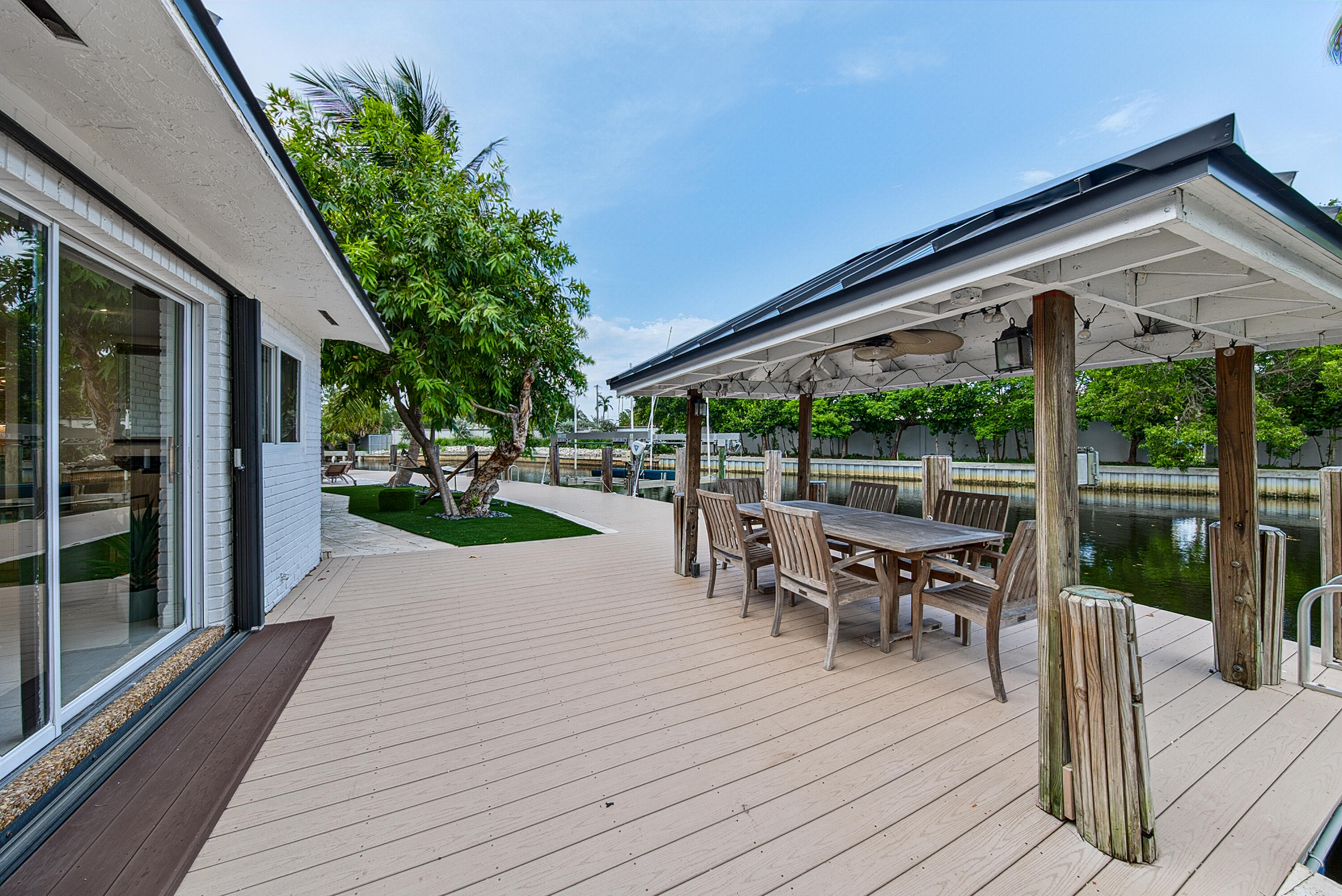 SOUTH CORAL POINT - Residential