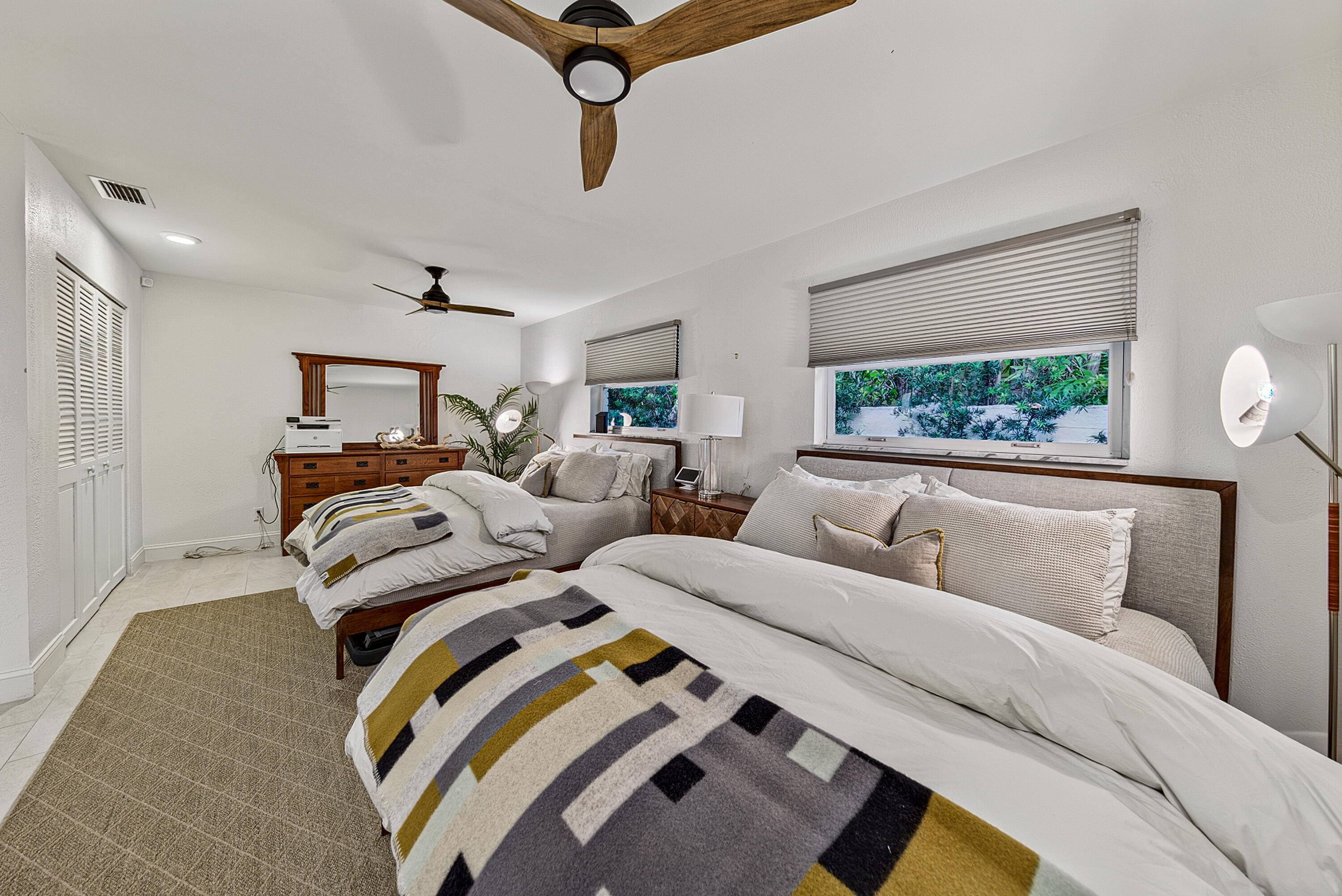 SOUTH CORAL POINT - Residential