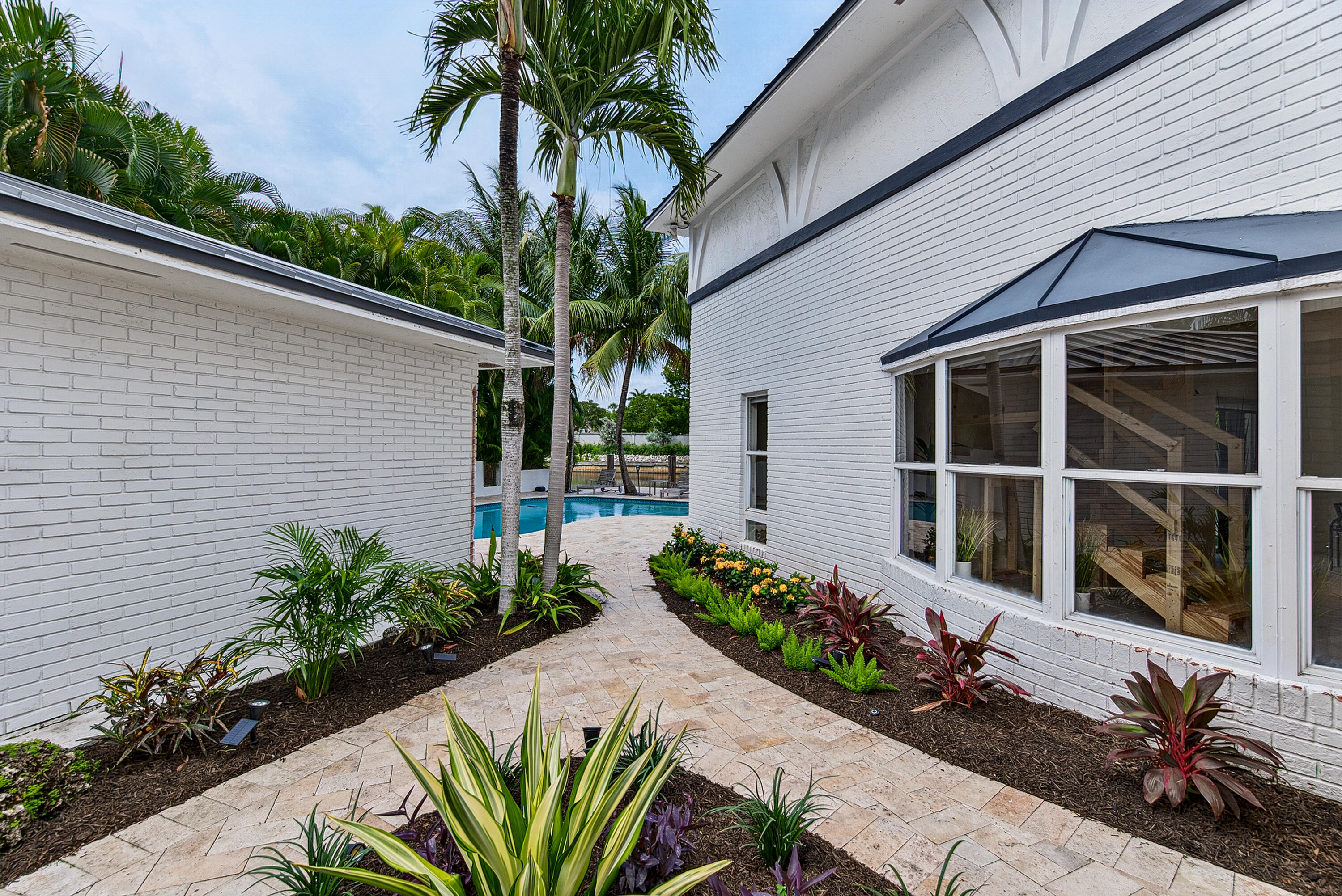 SOUTH CORAL POINT - Residential