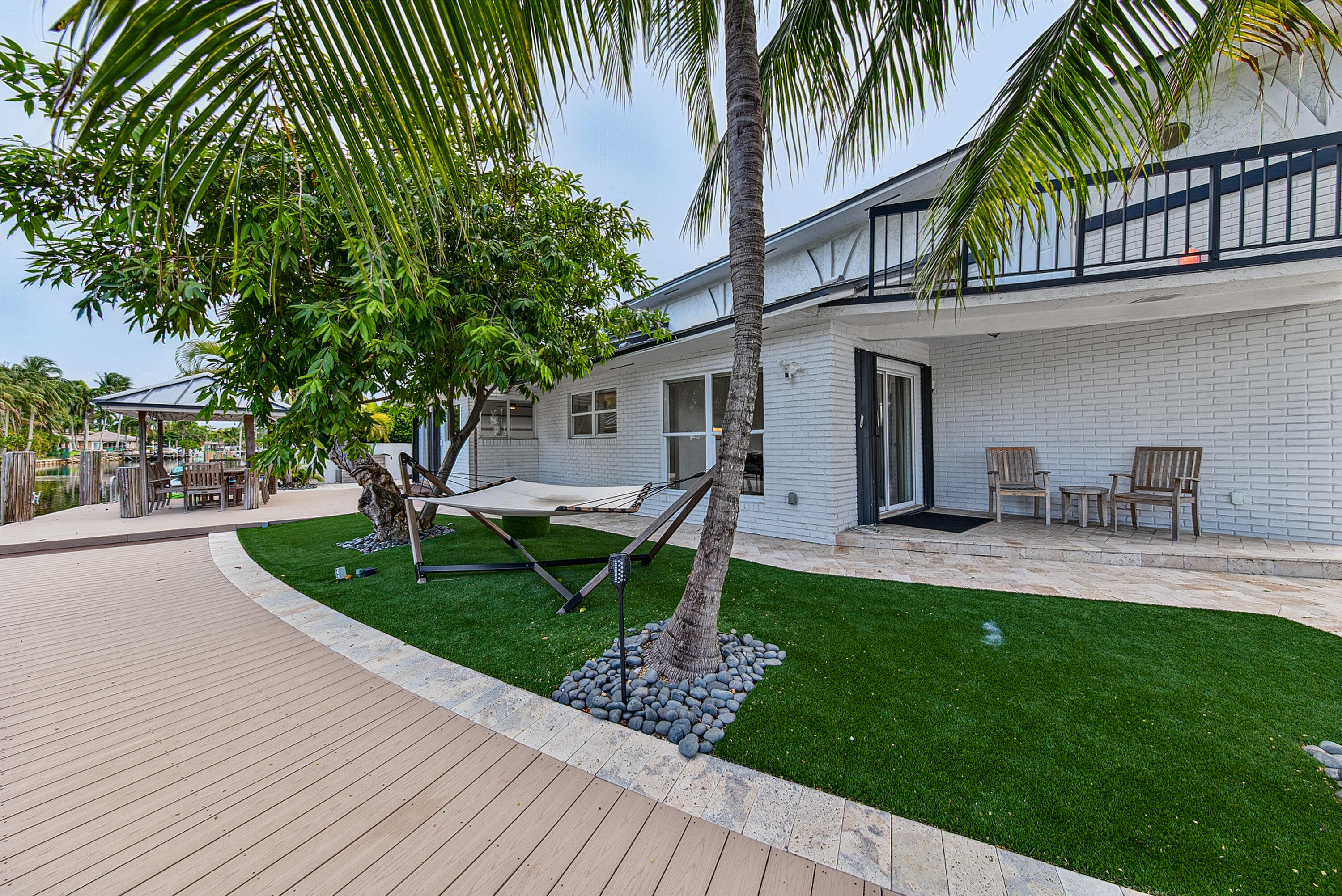SOUTH CORAL POINT - Residential