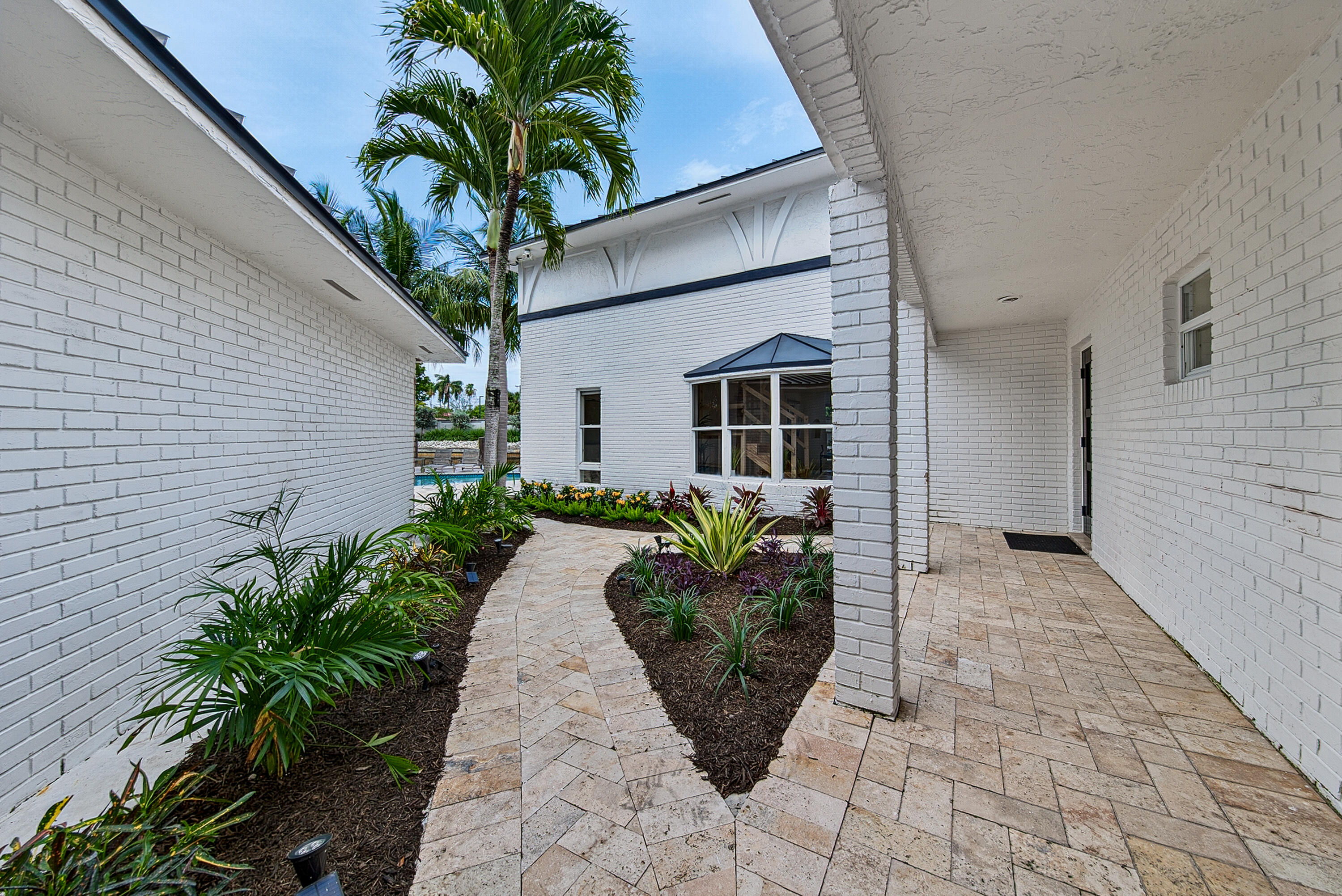 SOUTH CORAL POINT - Residential