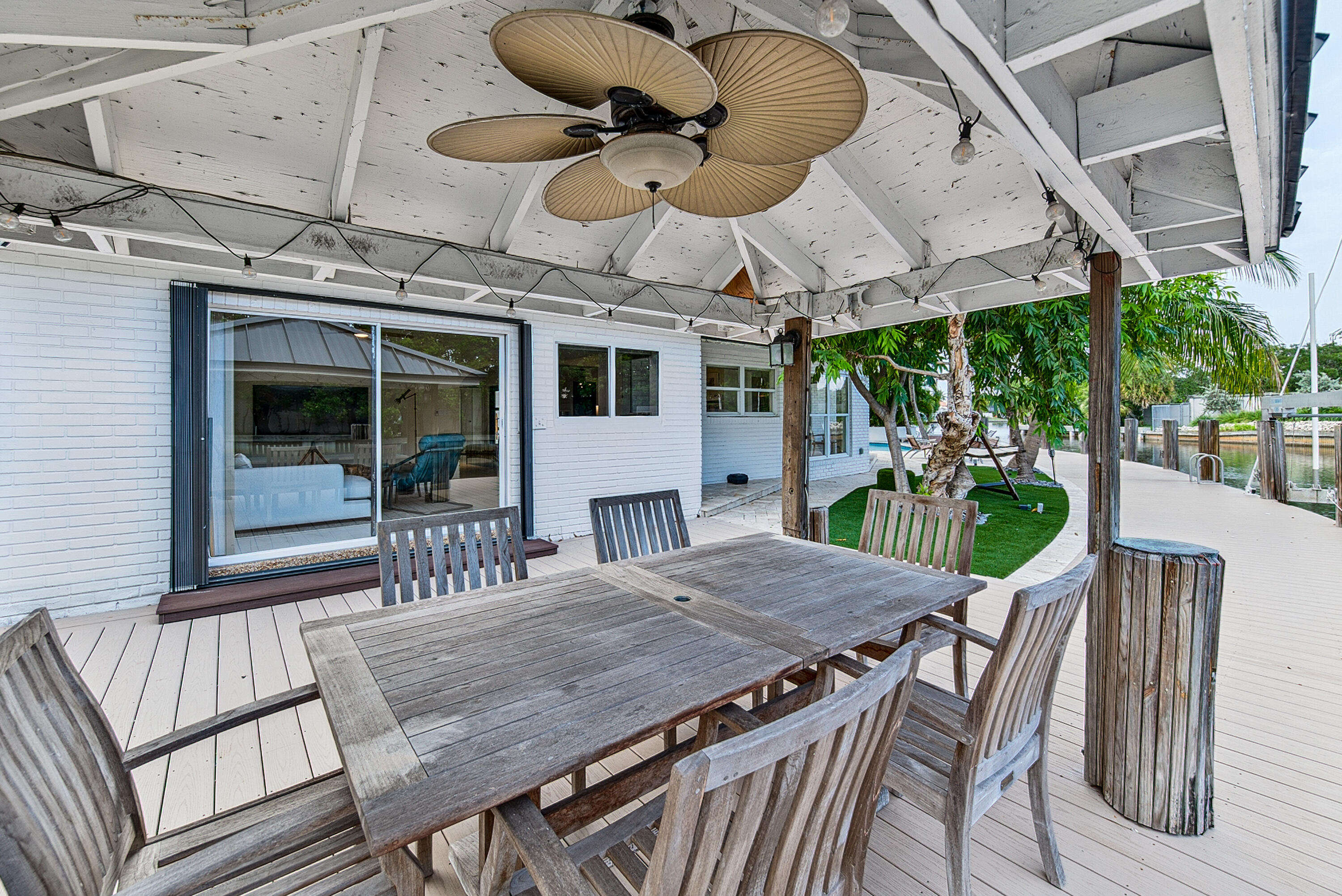 SOUTH CORAL POINT - Residential