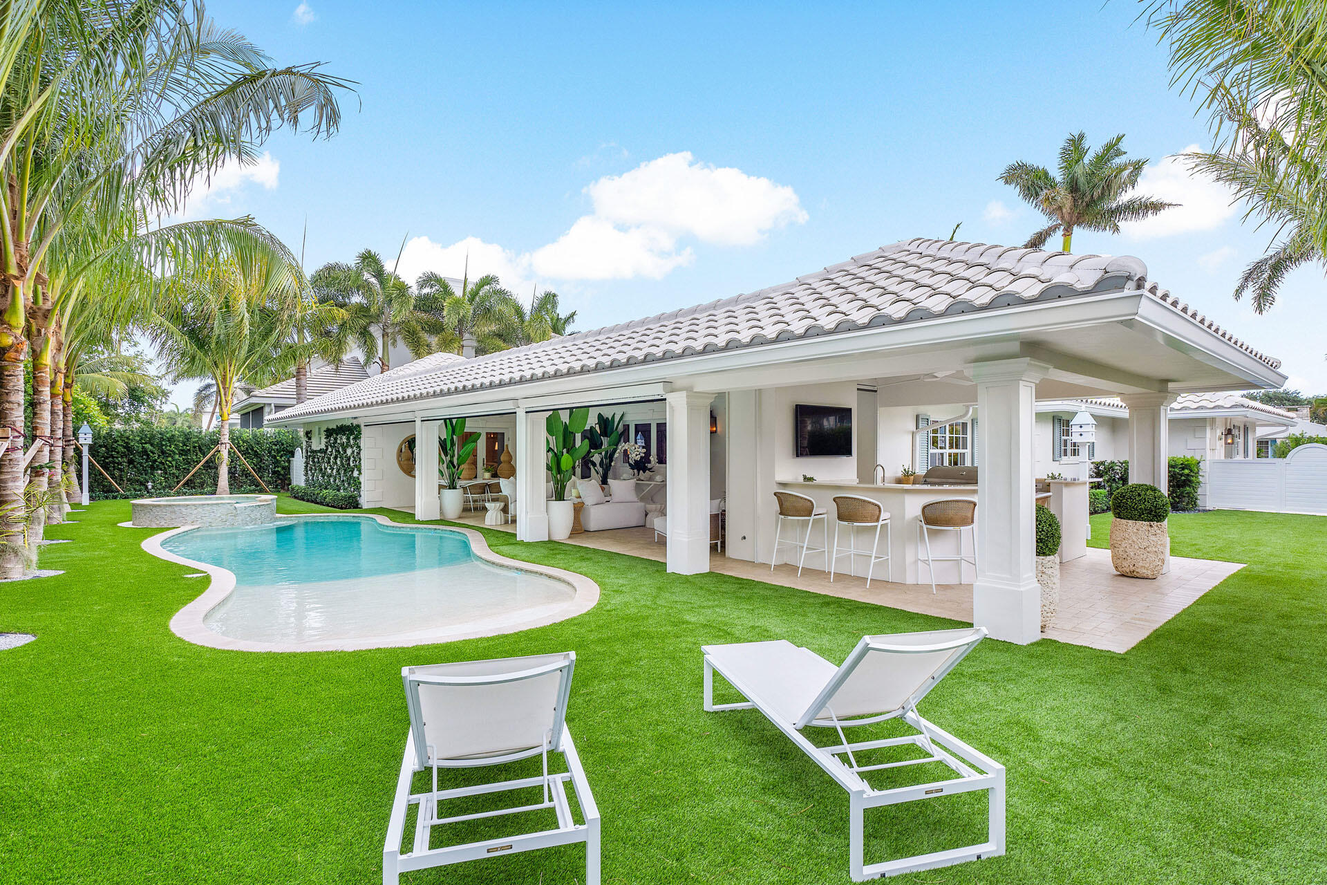 ROYAL PALM YACHT & COUNTRY CLUB - Residential
