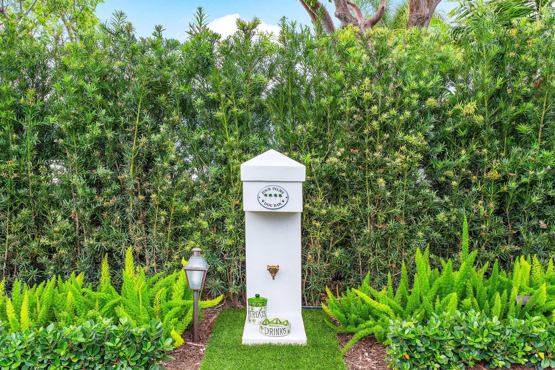 ROYAL PALM YACHT & COUNTRY CLUB - Residential