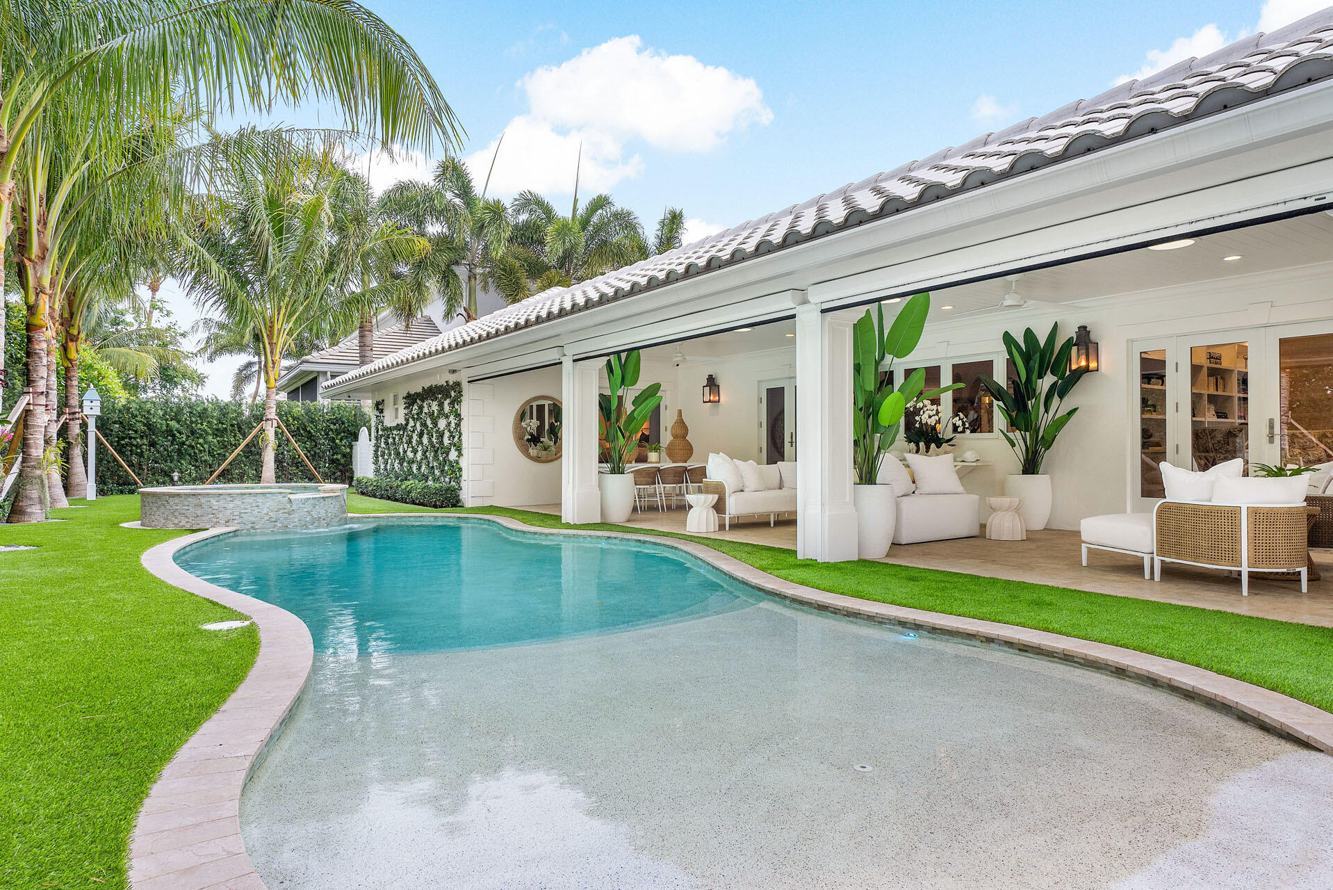 ROYAL PALM YACHT & COUNTRY CLUB - Residential