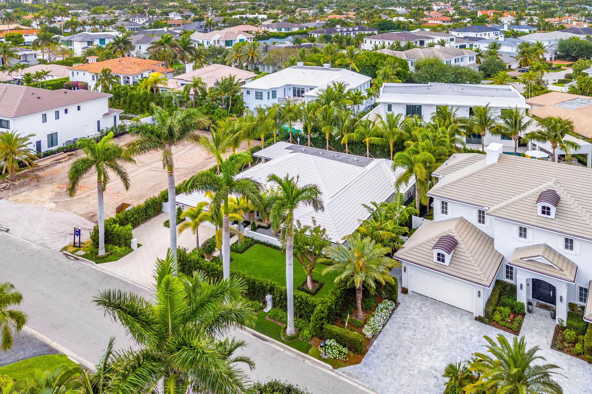 ROYAL PALM YACHT & COUNTRY CLUB - Residential