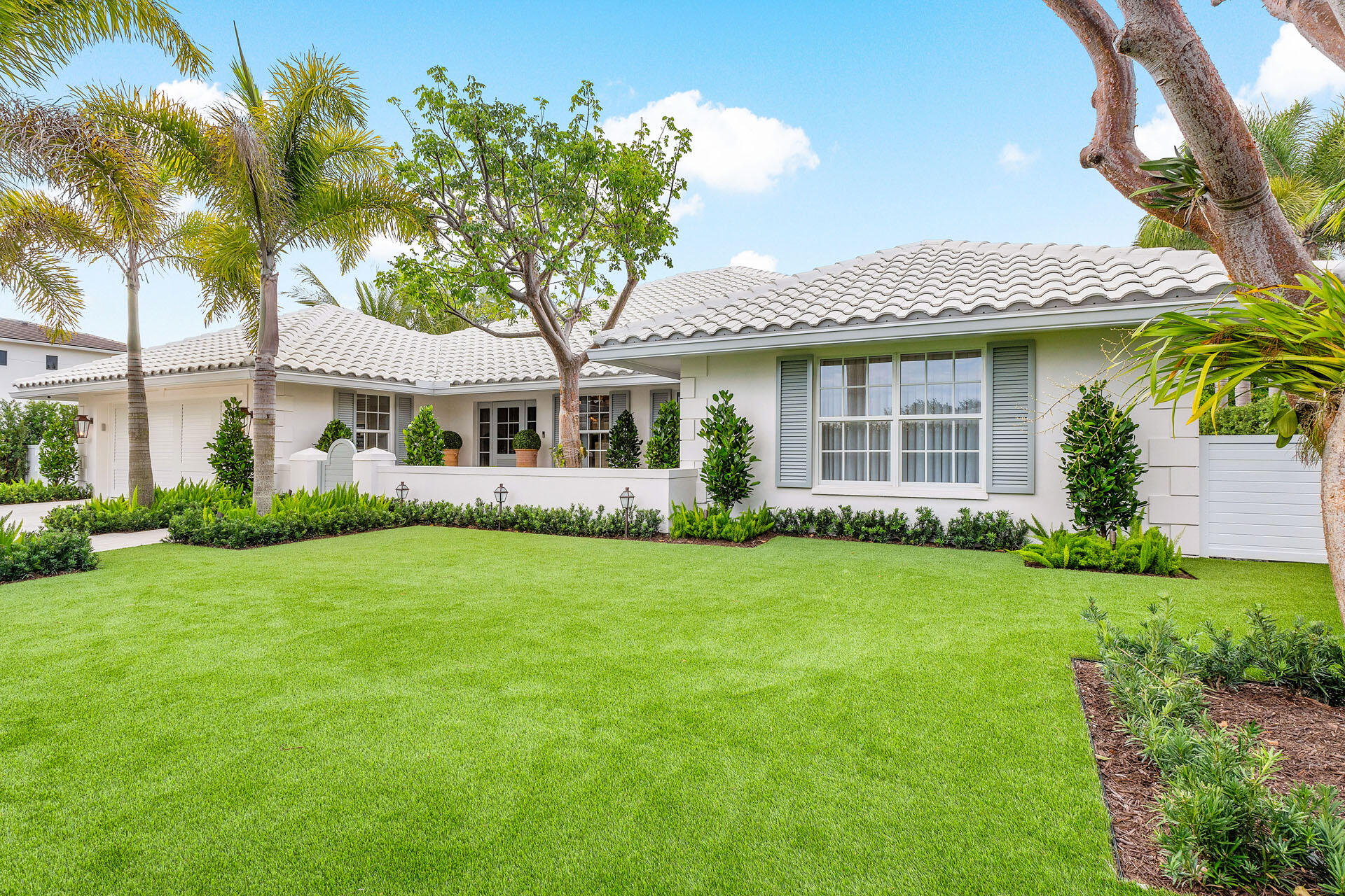 ROYAL PALM YACHT & COUNTRY CLUB - Residential