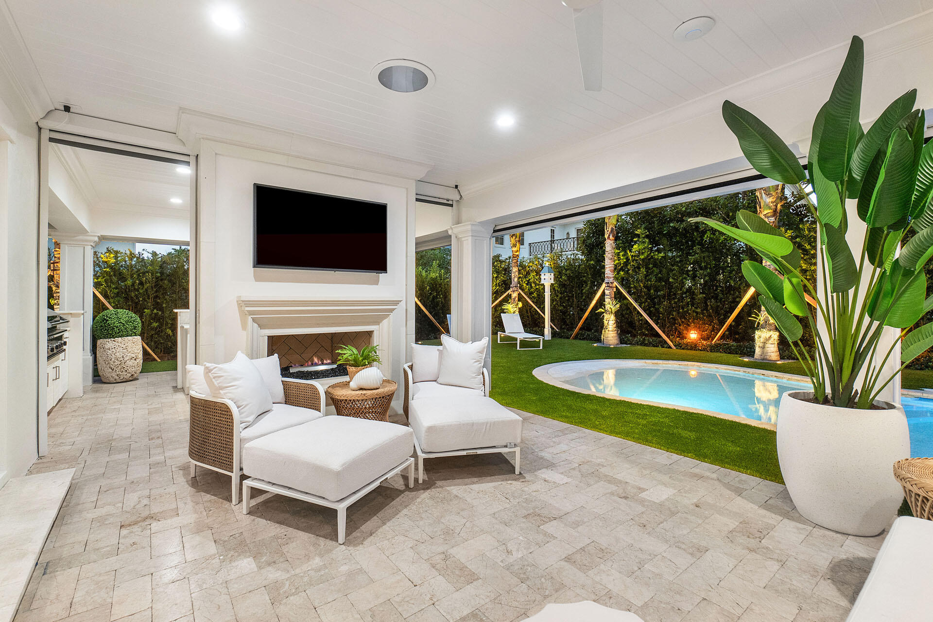 ROYAL PALM YACHT & COUNTRY CLUB - Residential
