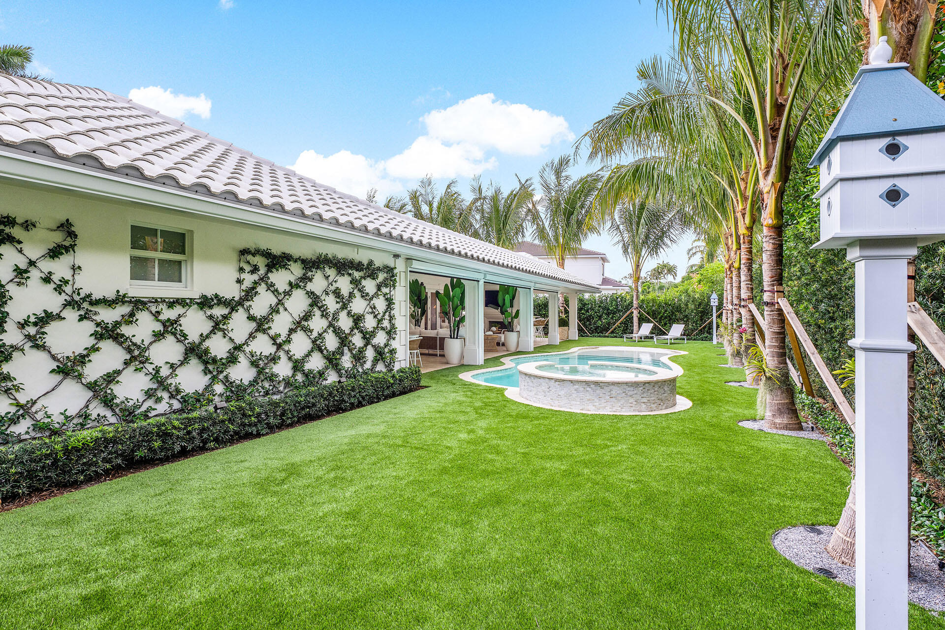 ROYAL PALM YACHT & COUNTRY CLUB - Residential