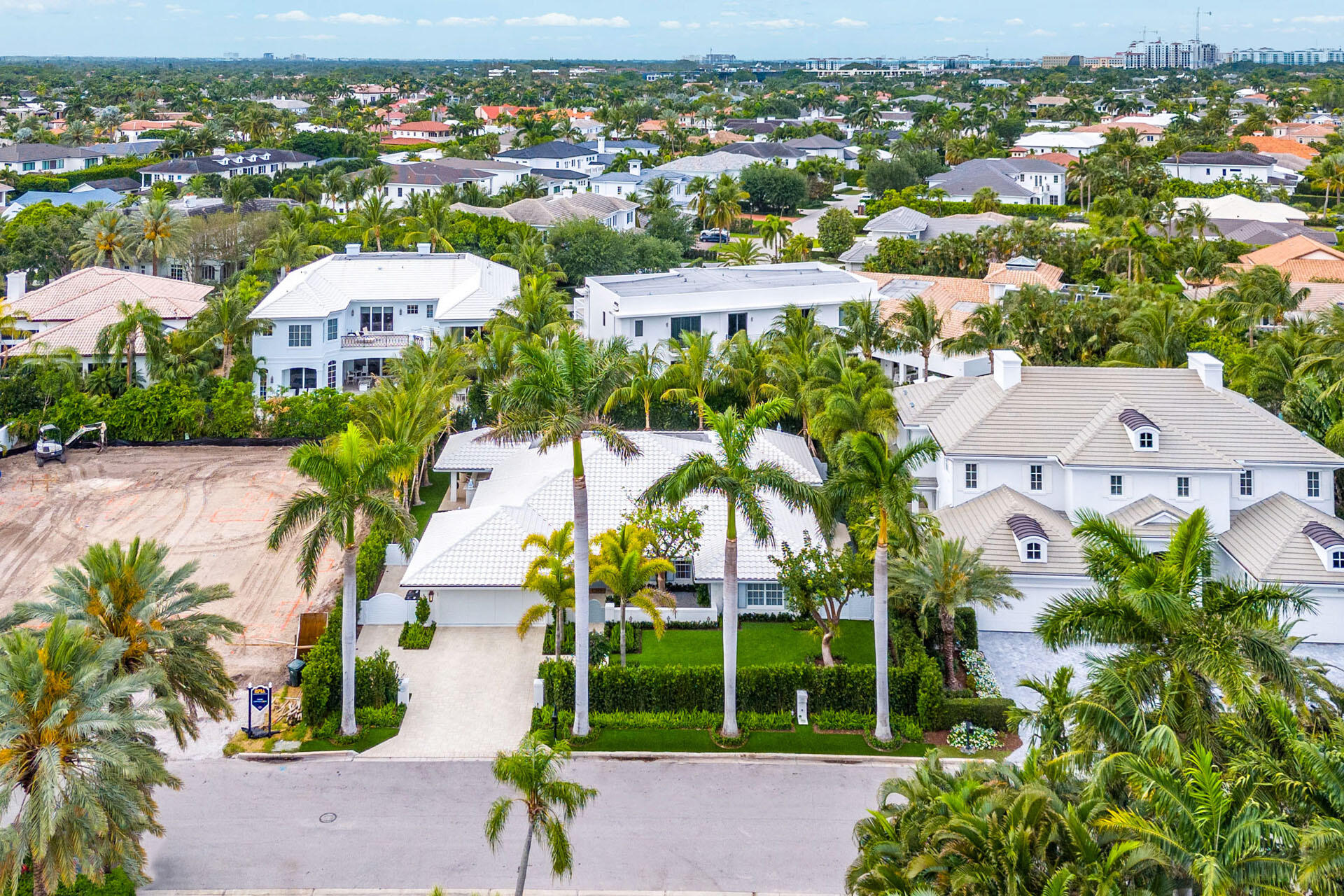ROYAL PALM YACHT & COUNTRY CLUB - Residential