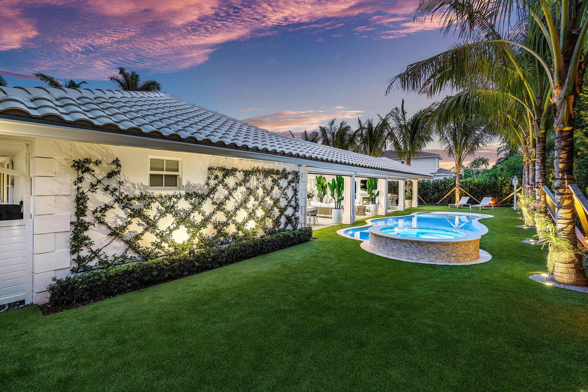 ROYAL PALM YACHT & COUNTRY CLUB - Residential