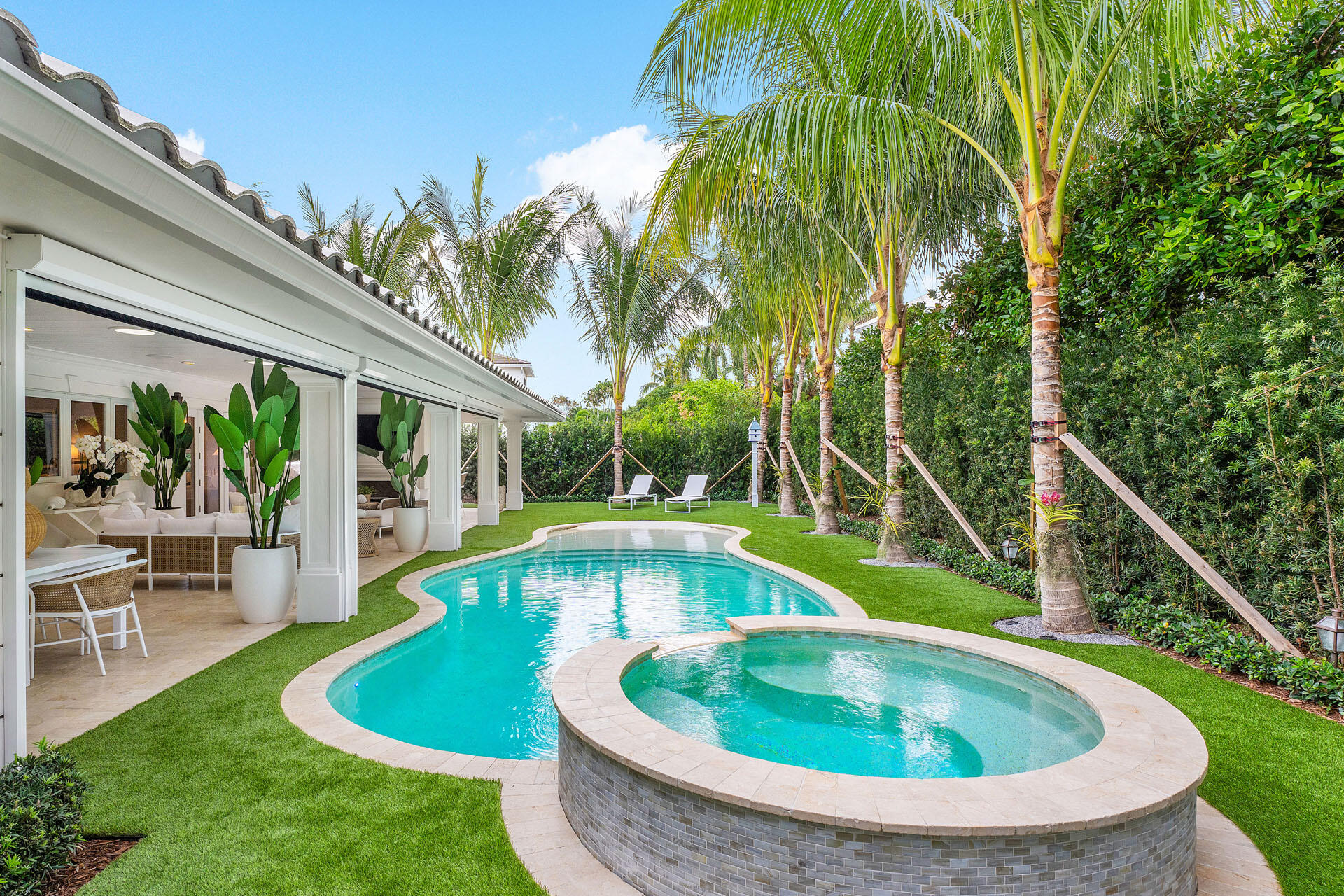 ROYAL PALM YACHT & COUNTRY CLUB - Residential