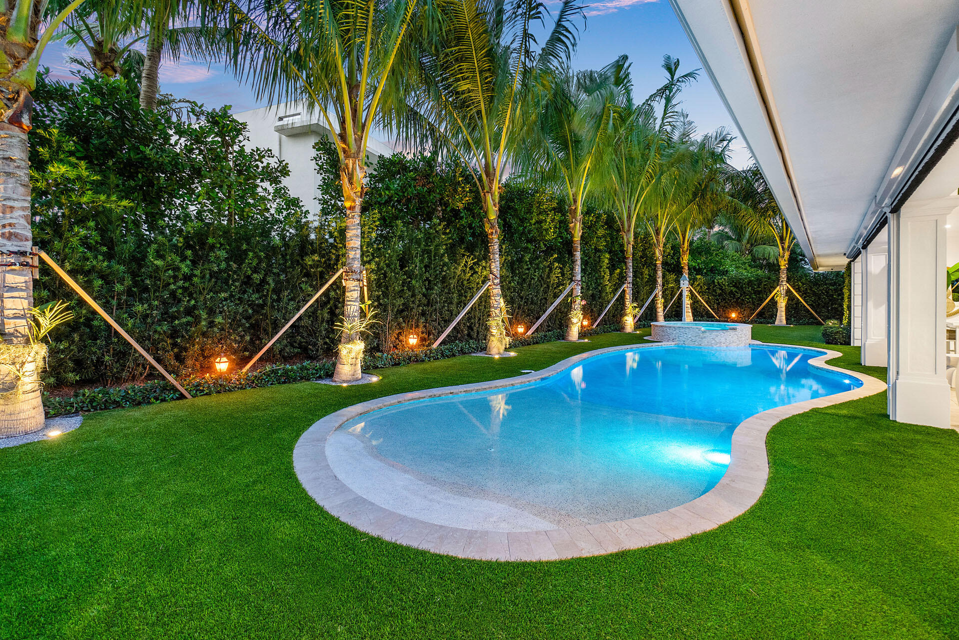 ROYAL PALM YACHT & COUNTRY CLUB - Residential
