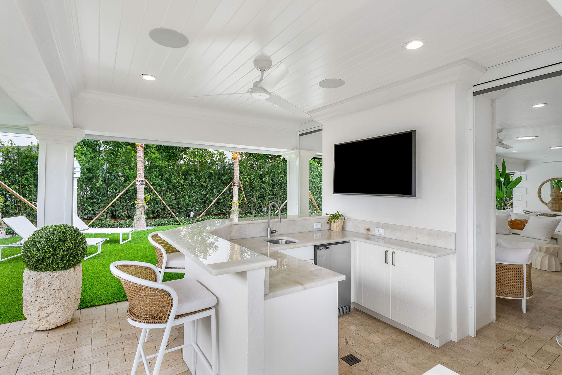 ROYAL PALM YACHT & COUNTRY CLUB - Residential