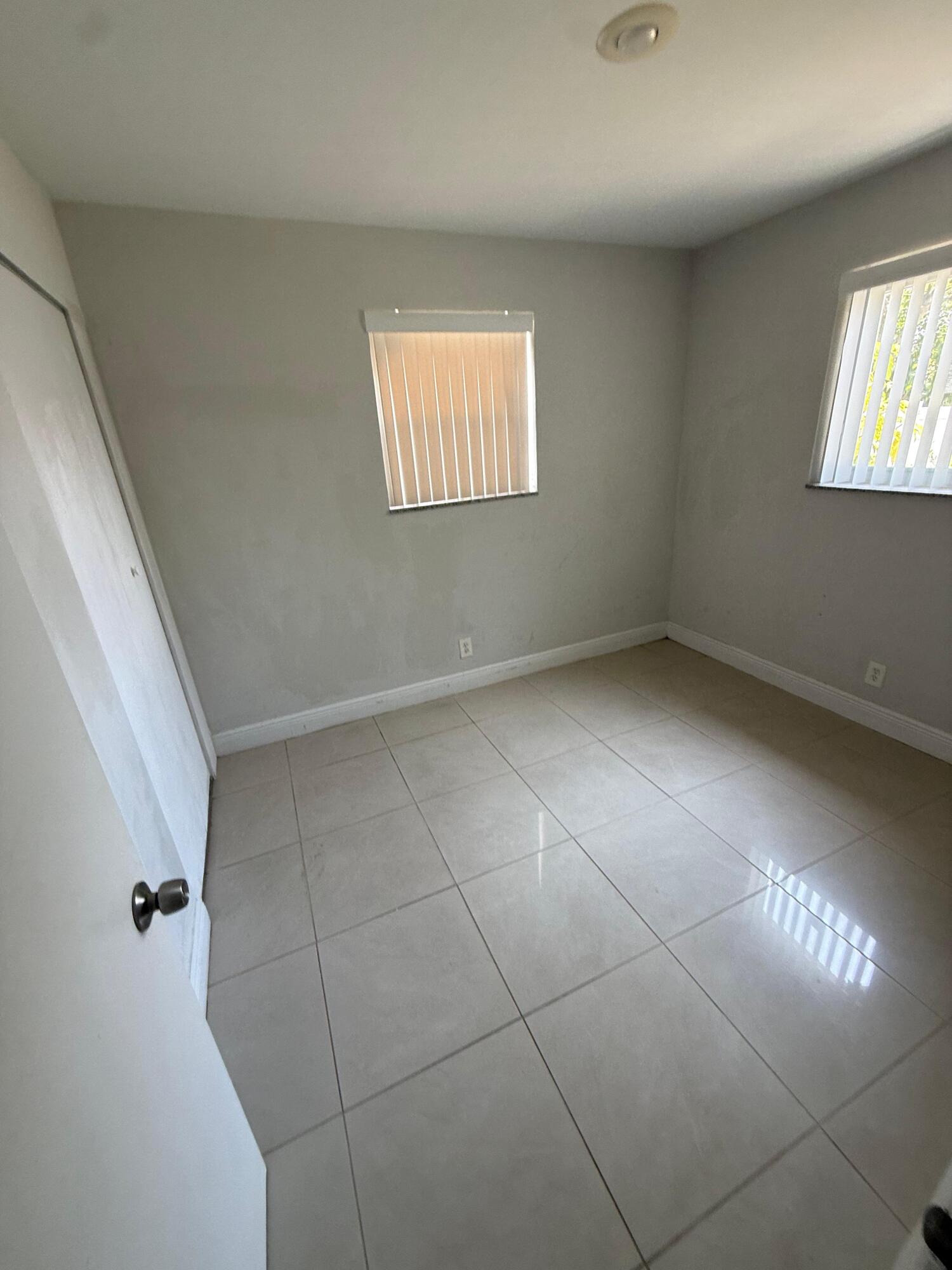 TWIN LAKES HOMES SEC 3 - Residential