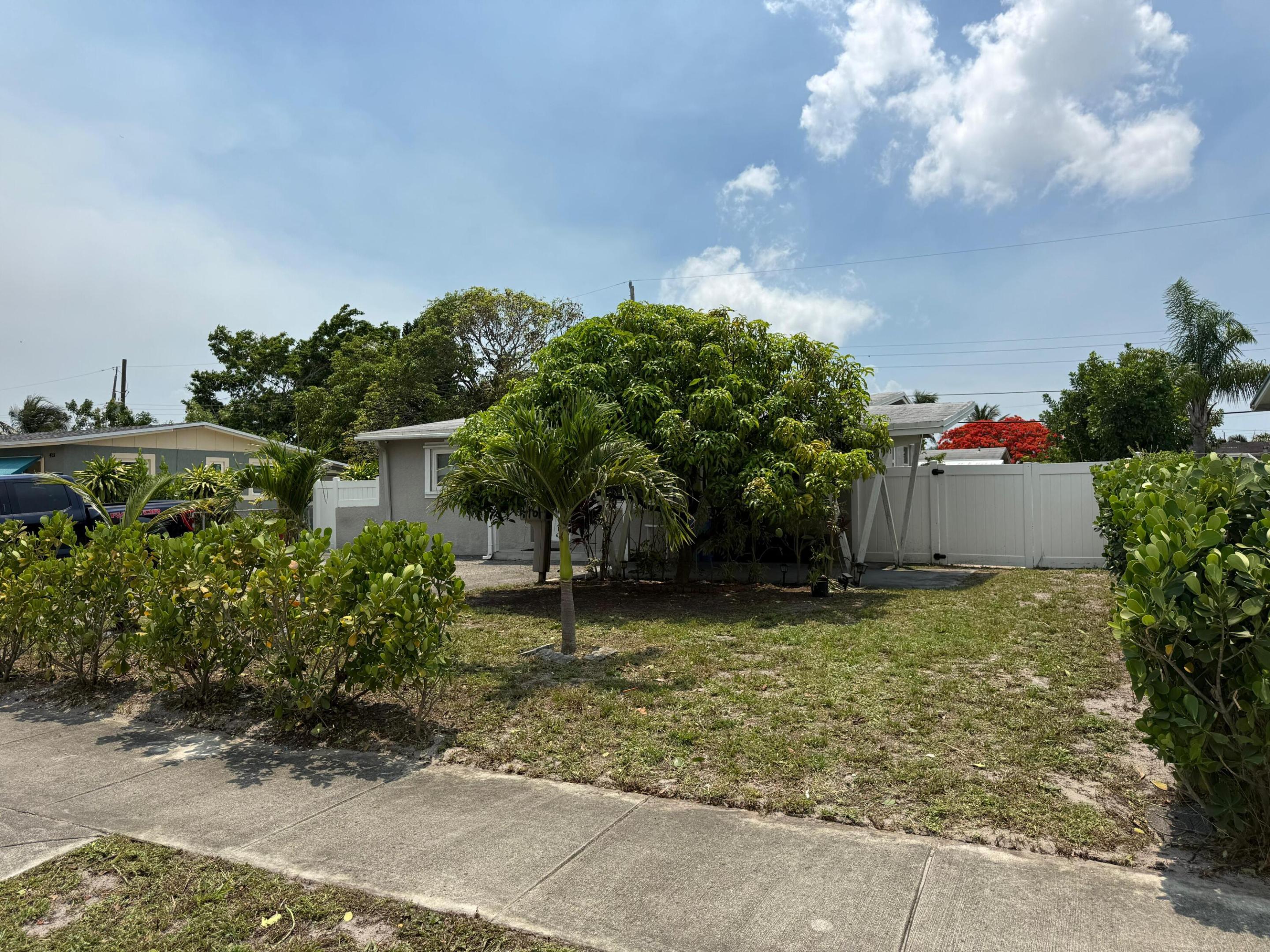 TWIN LAKES HOMES SEC 3 - Residential