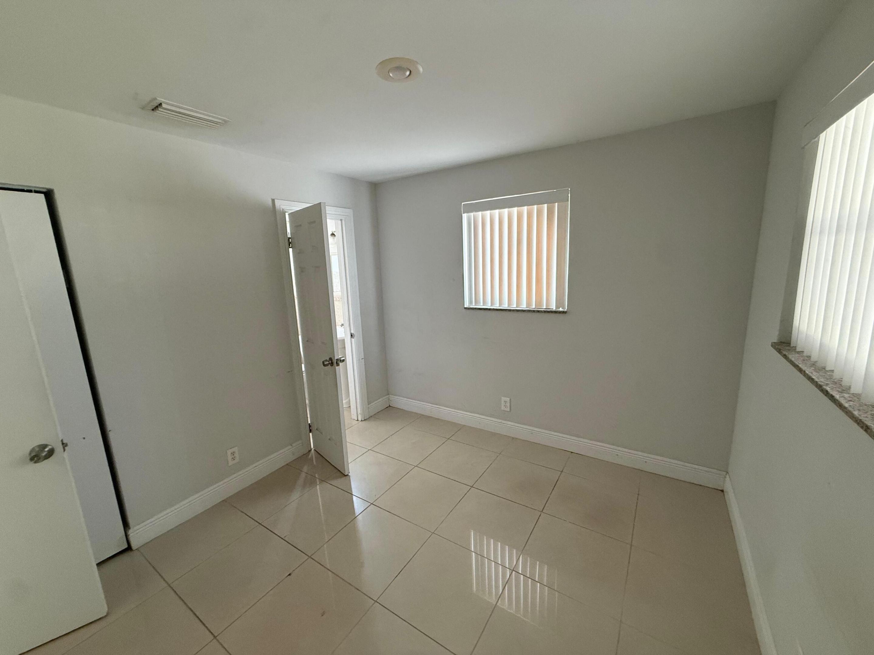 TWIN LAKES HOMES SEC 3 - Residential