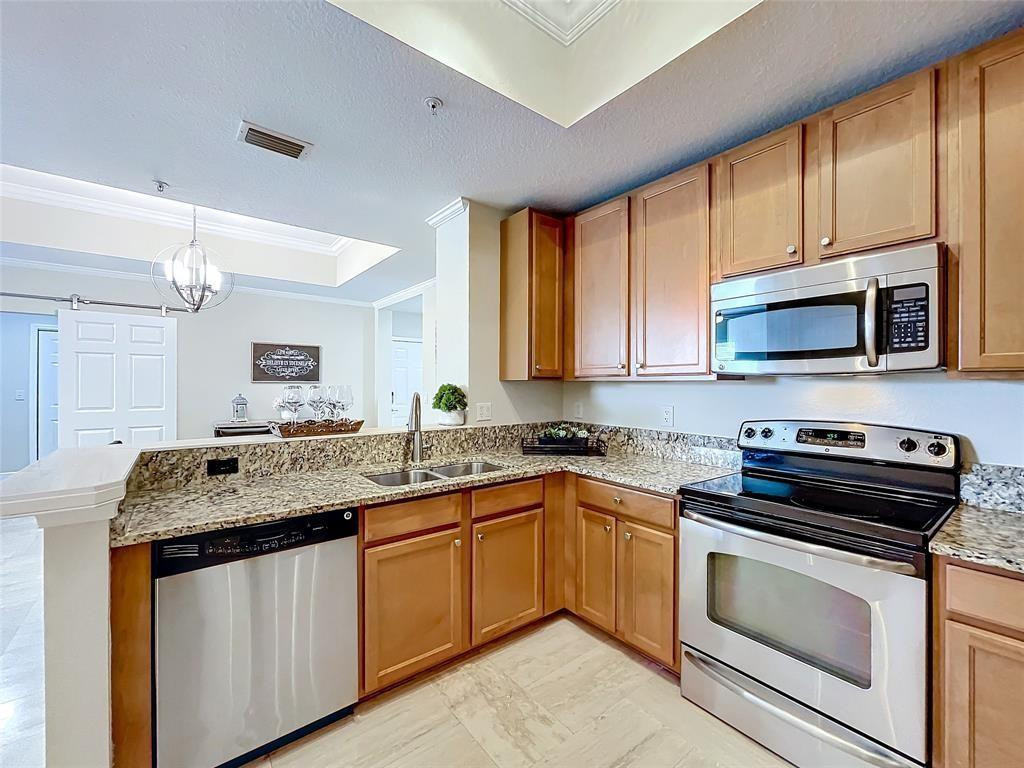 PALOMA LAKES - Residential