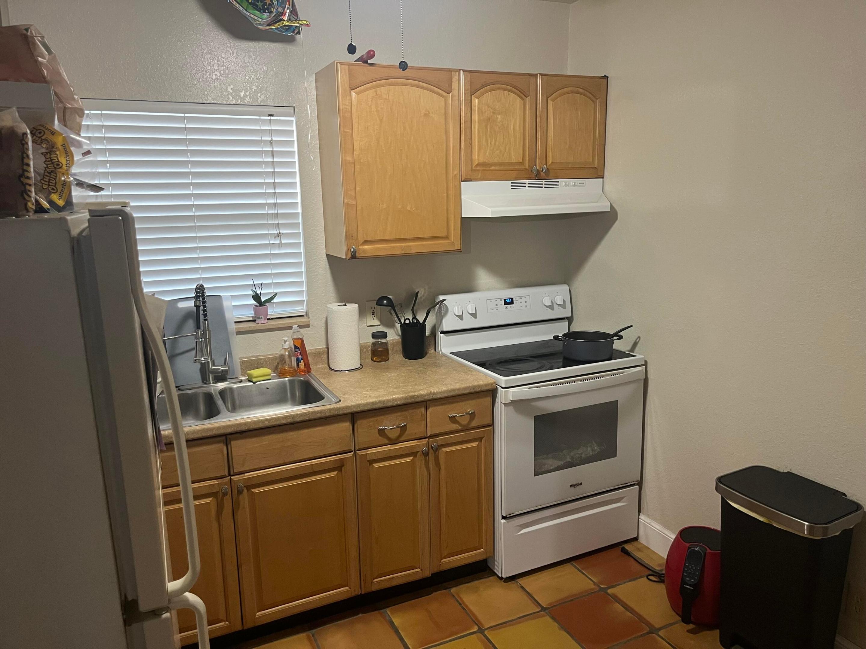S/D OF 21-44-43, LT 1 BLK 34 OF W 1/2 IN - Residential Income