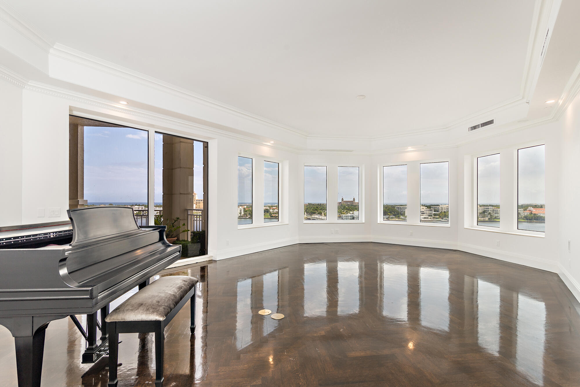 ONE WATERMARK PLACE OF THE PALM BEACHES - Residential