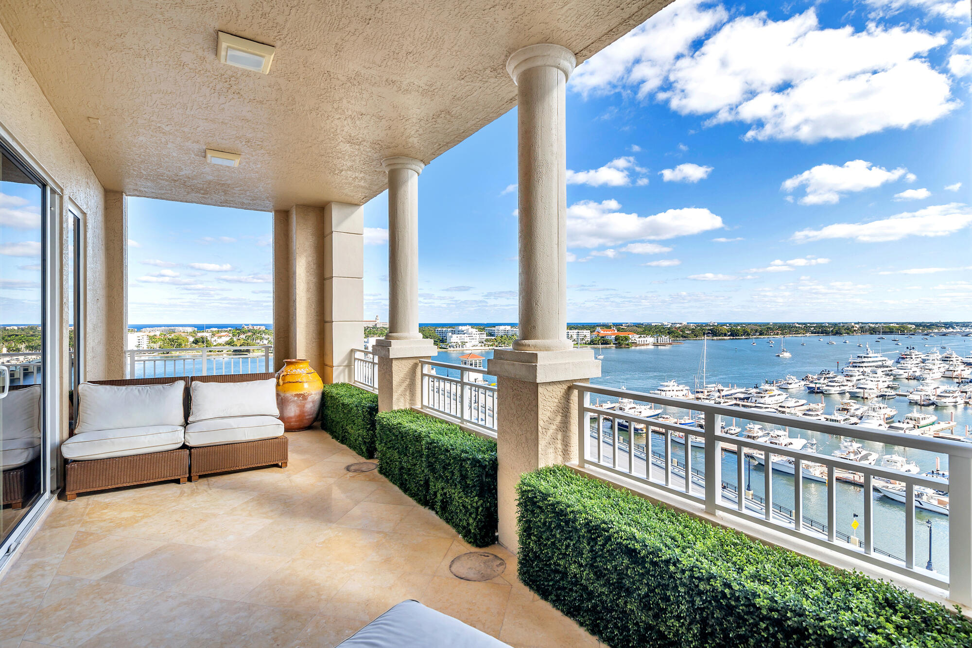 ONE WATERMARK PLACE OF THE PALM BEACHES - Residential